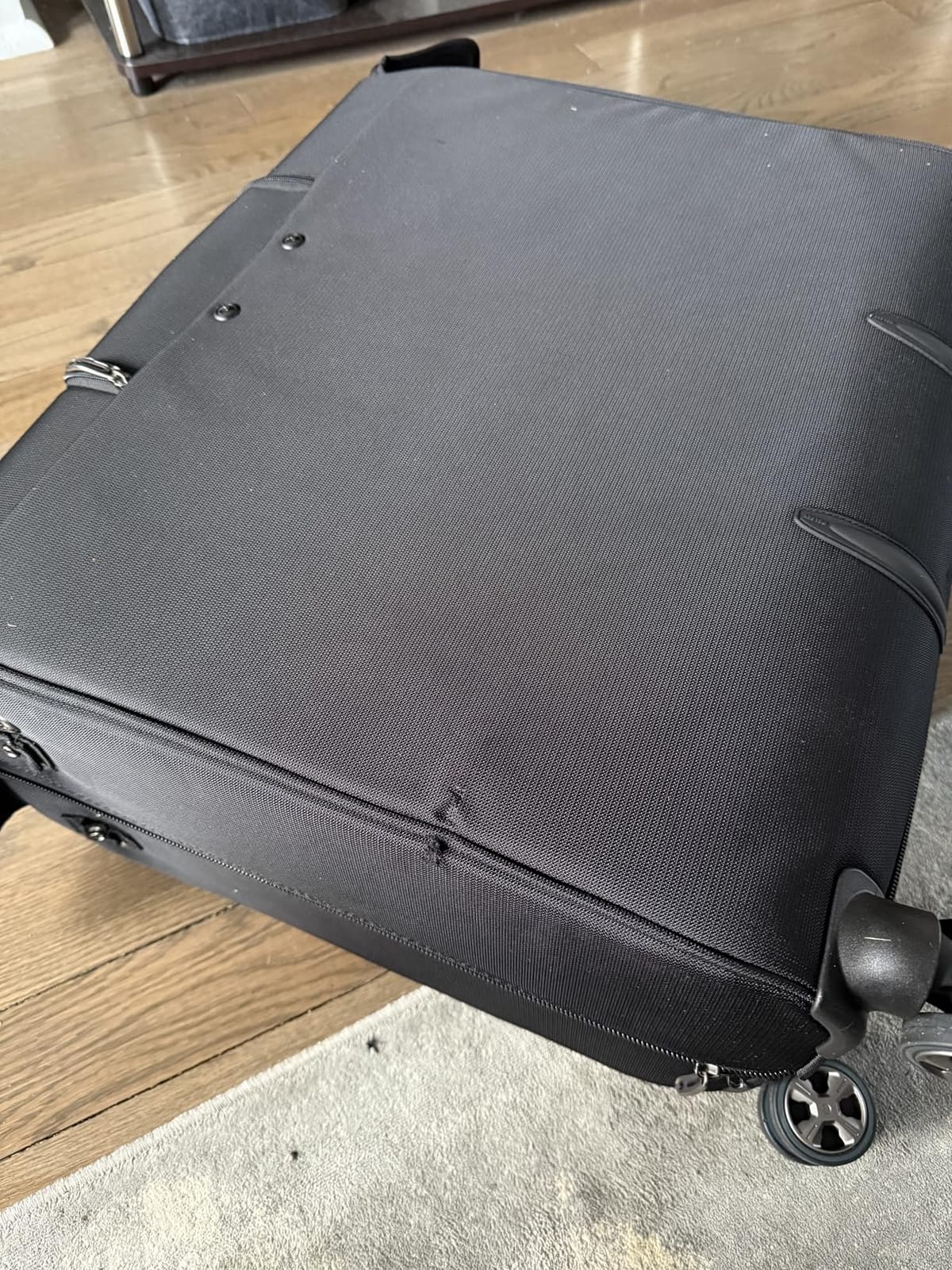 DELSEY PARIS Helium DLX, Rolling Garment Bag with Wheels, Black customer photo 1