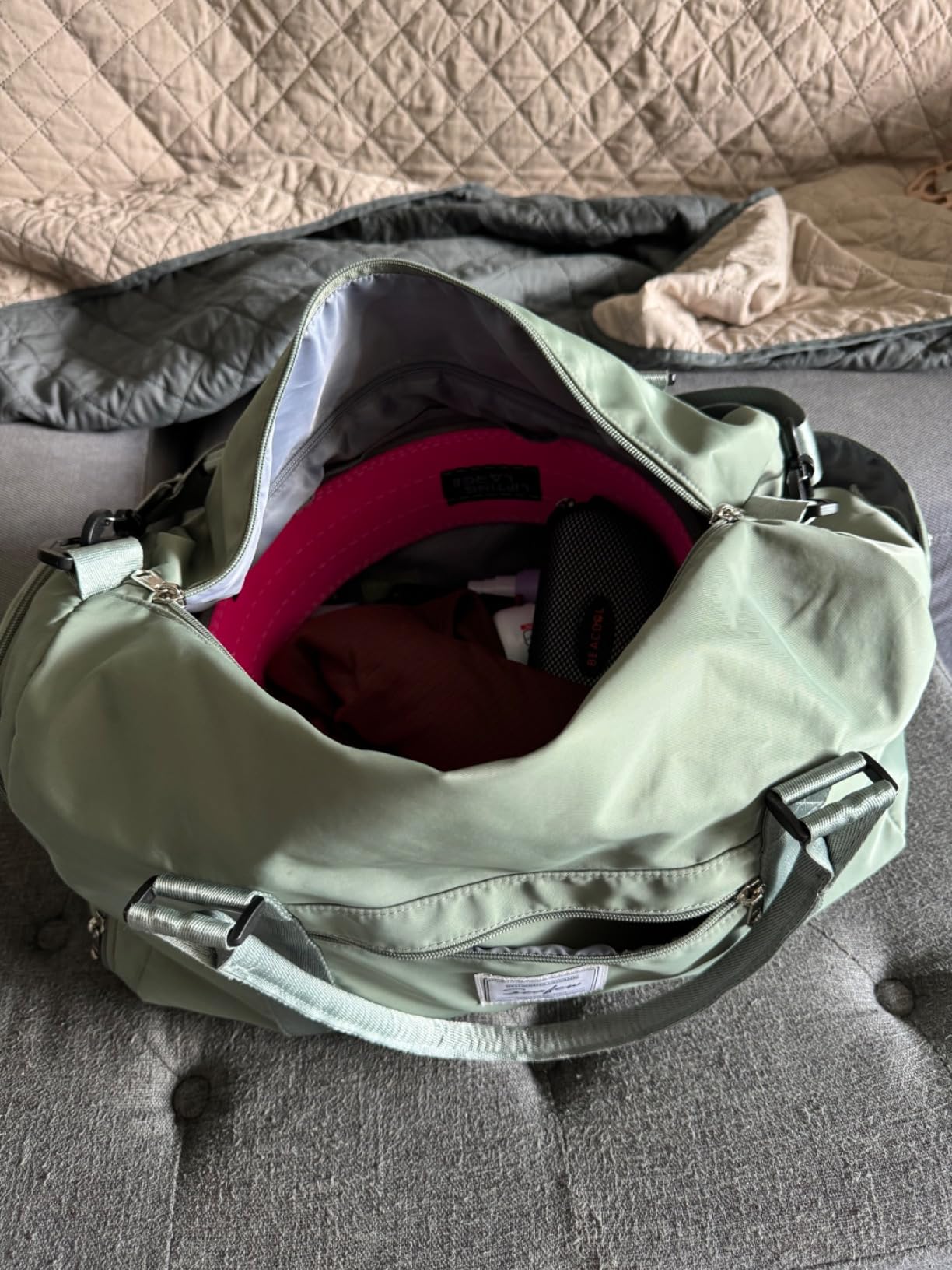 Gym Bag Womens Mens with Shoes Compartment and Wet Pocket Travel Duffel Bag for Women for Plane Sport Gym Tote Bags Swimming Yoga Waterproof Weekend Overnight Carry on Bag Hospital Holdalls customer photo 2