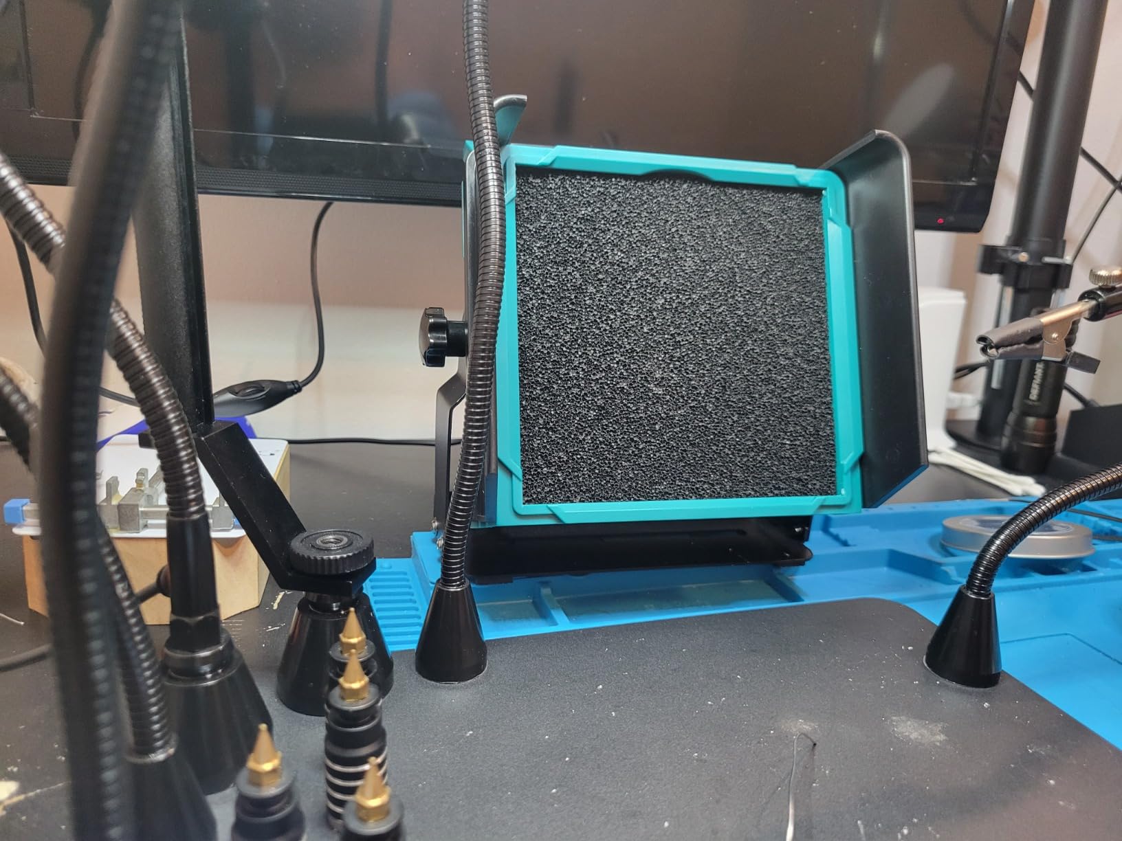 YIHUA 948DQ-I Solder Fume Extractor Fan Solder Smoke Absorber Remover Tiltable Angle with 8 Extra Fan Filters for Soldering Wood Burning and more customer photo 2