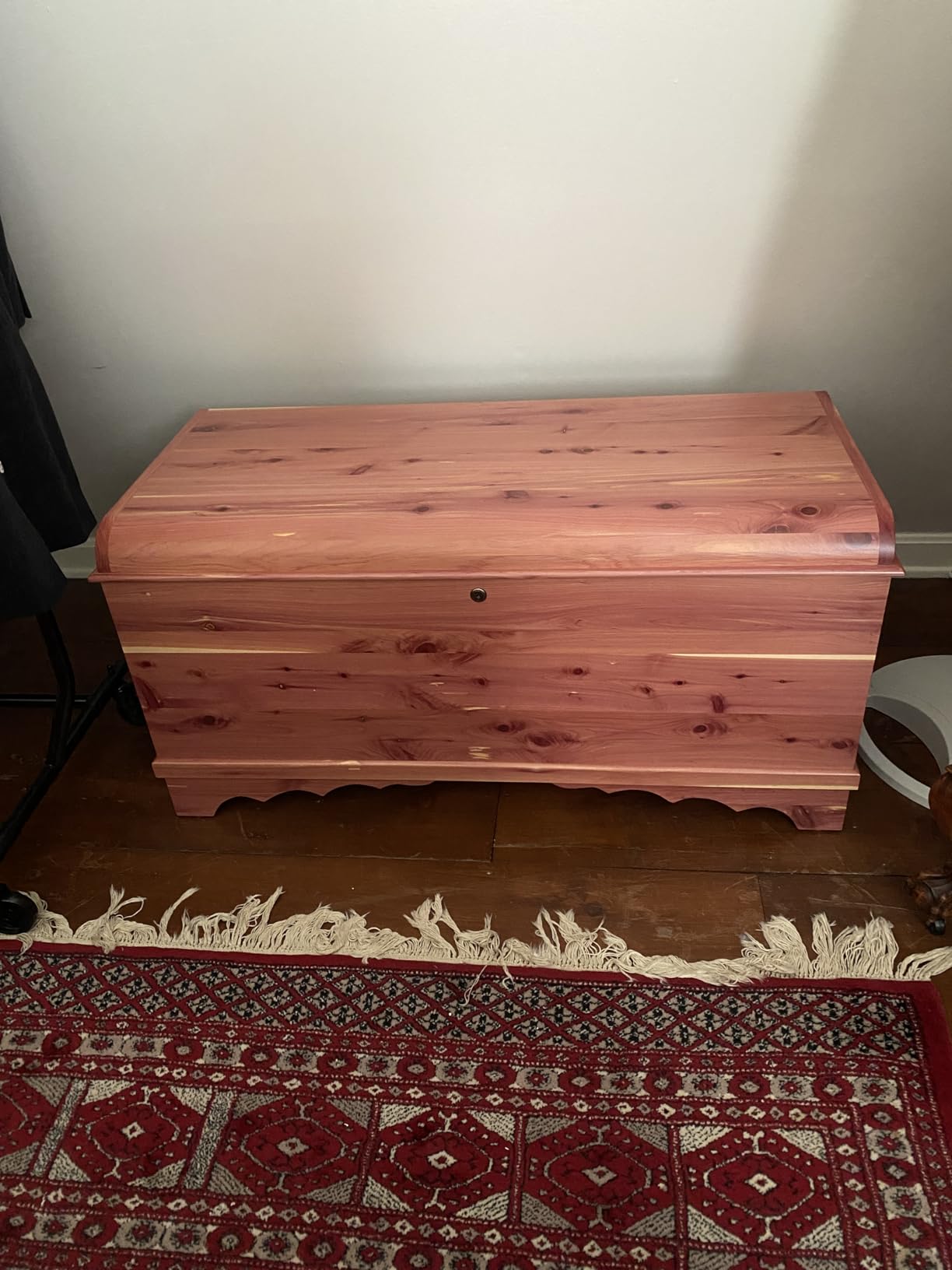 Rustic Red Door Co. Cedar Hope Chest with Waterfall Top, Amish Made Wooden Storage Trunk Box for Bedroom, Blanket, Clothes, Anti-Slam Hinges and Lock, 46