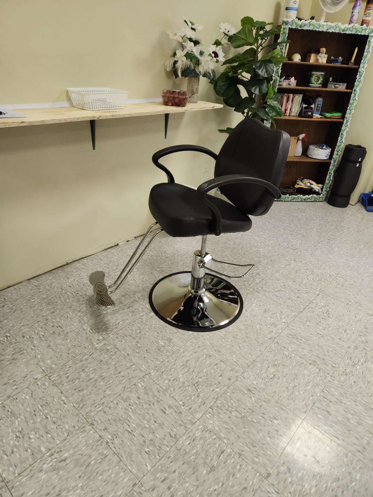 Winado Beauty Salon Barber Chair for Men and Women Hair Stylists, Black customer photo 1