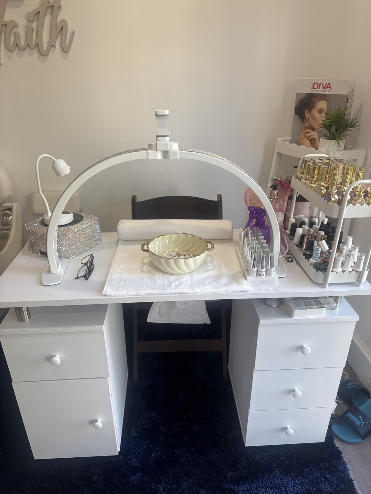 OmySalon Manicure Table Nail Desk for Nail Tech, Nail Table Beauty Salon Station w/Electric Dust Collector Acetone Resistant w/Lockable Wheel,Arm Rest customer photo 1