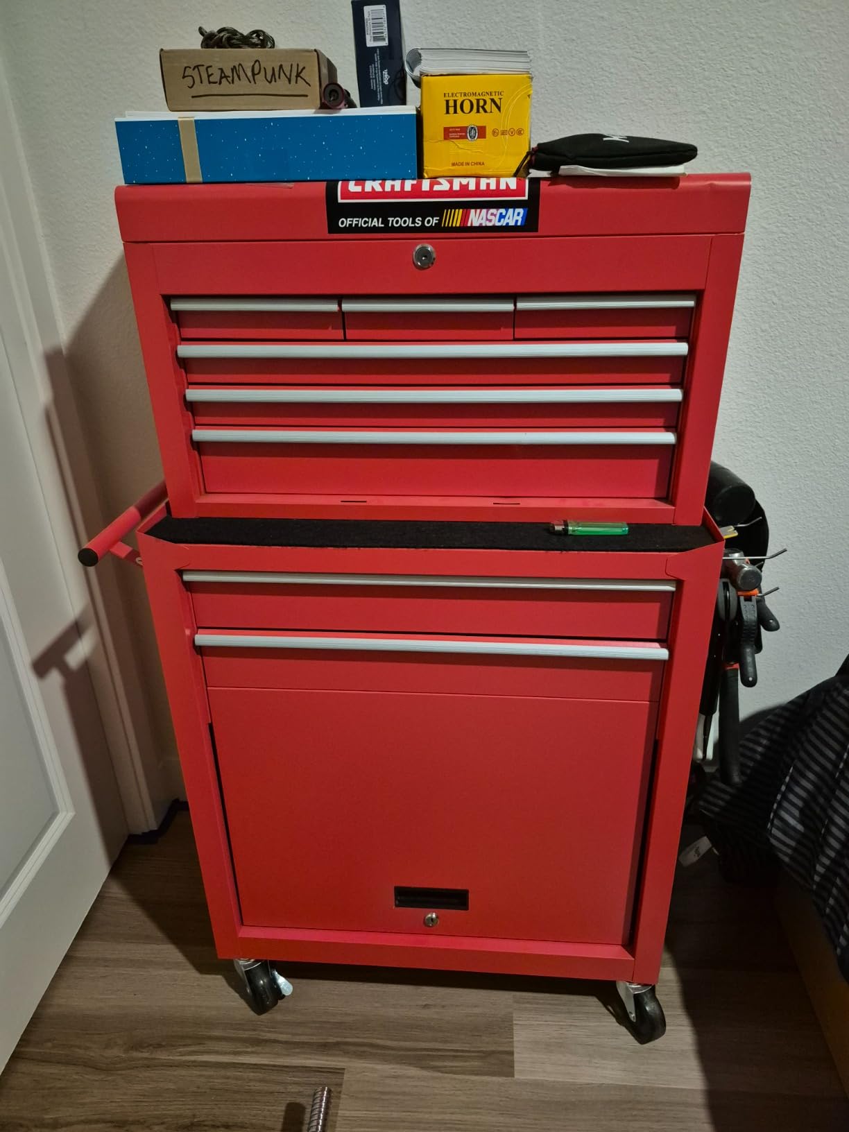 INTERGREAT Rolling Tool Chest with Wheels and 8 Drawers, Detachable Large Tool Cabinet with Lock for Garage, Locking Mechanic Tool Cart with Black Liner for Warehouse, Workshop, High Capacity customer photo 1