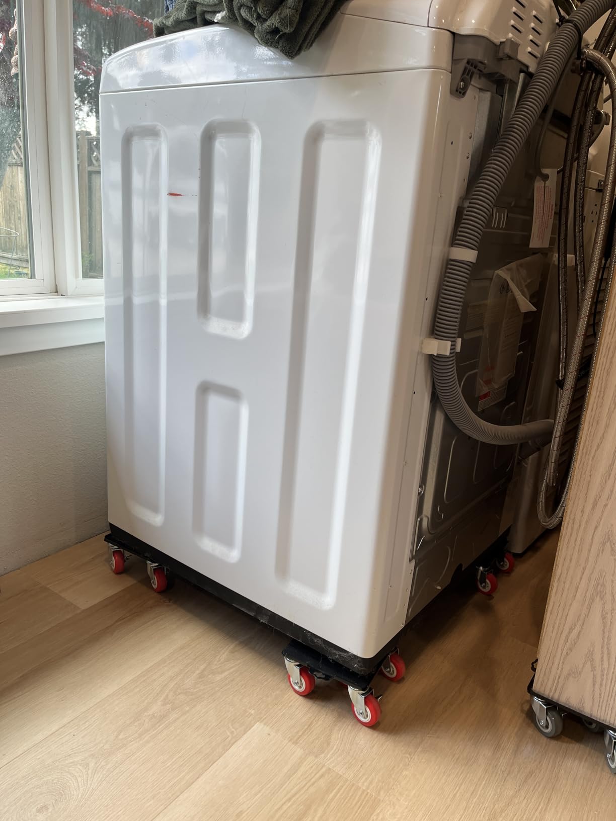 MYUEA Furniture Dolly,Furniture Movers with 5 Wheels,Carbon Steel Panel Heavy Duty Dolly,Maximum Load 3474LBS,Furniture Lifter with 5 360° Rotatable Rubber Universal Wheels(Black,6.89x6.9 in) customer photo 1