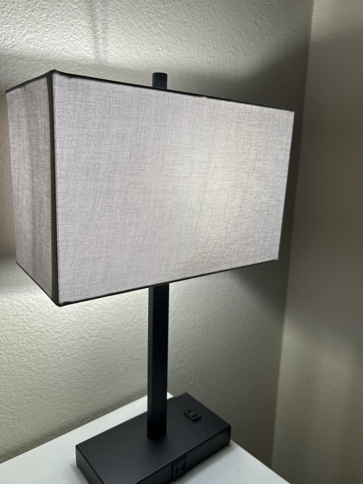 Lynnoland Set of 2 Touch Control Table Lamps with 2 USB & AC Outlet, 3-Way Dimmable Bedside Nightstand Lamps for Bedroom Living Room Nursery, 800 Lumens 5000K Daylight Bulbs Included customer photo 1
