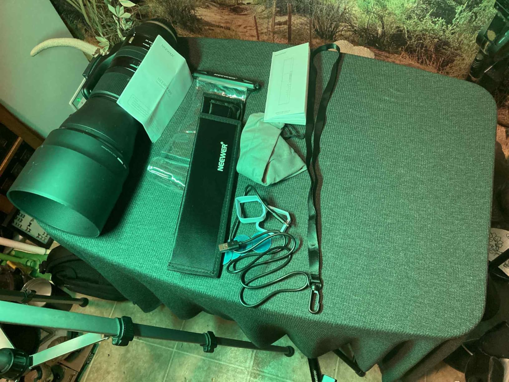 NEEWER RGB Light Wand with 2.4G/APP Control, Upgraded 360° Touchable RGBWW Hue Mixer Photography Handheld LED Video Lighting Stick with 2500K-10000K, CRI/TLCI97+, 18 Scenes, 7.4V/31Wh Battery, BH-30S customer photo 1