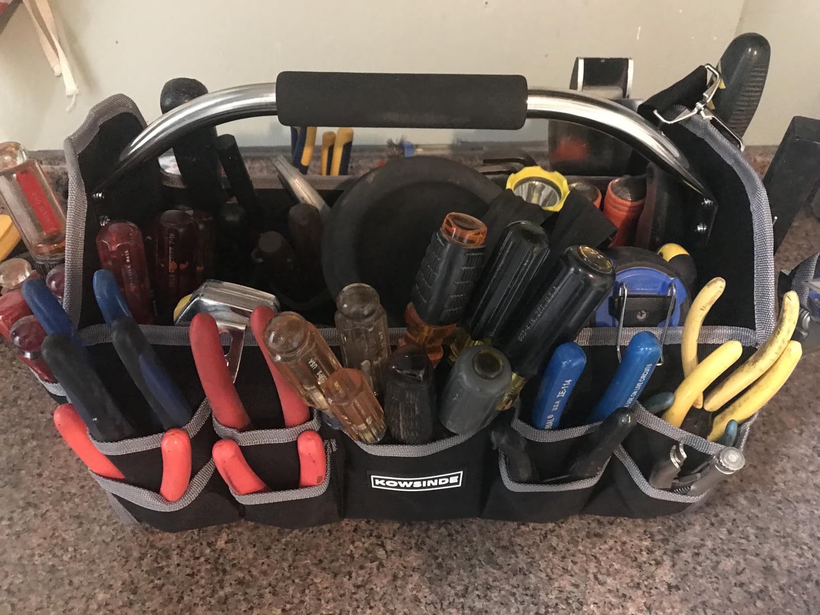 Kowsinde 16 Inch Tool Bag, Electrician Tool Bag, Open Top Tool Bags, 26 Pockets Can Hold Many Tools, Steel Handle and Removable Shoulder Strap customer photo 1