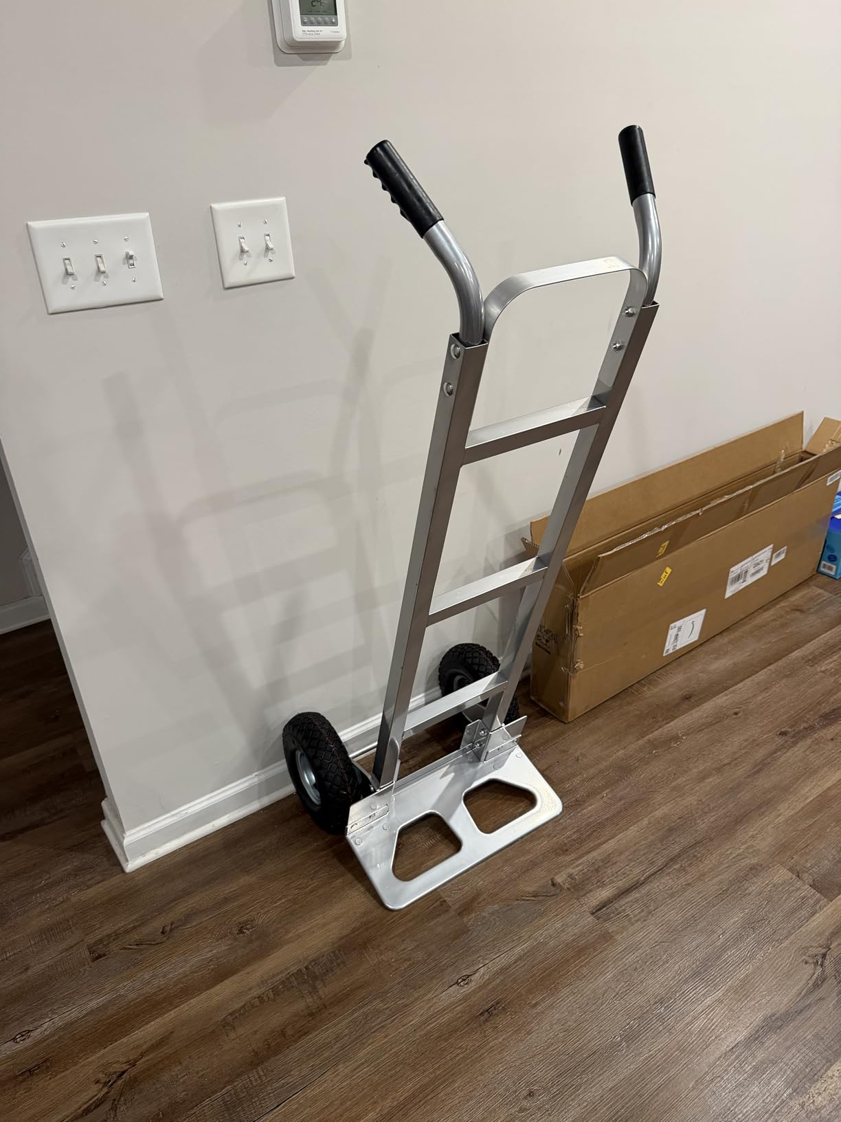 Suzhi Foldable Hand Truck Moving Dolly Cart with 4 Wheels, 500 Lbs Load,2 Straps, Pre-Assembled, Save Room, Easy Folding Dolly for Furniture, Appliances, Boxes, Warehouse & Office Transport customer photo 2