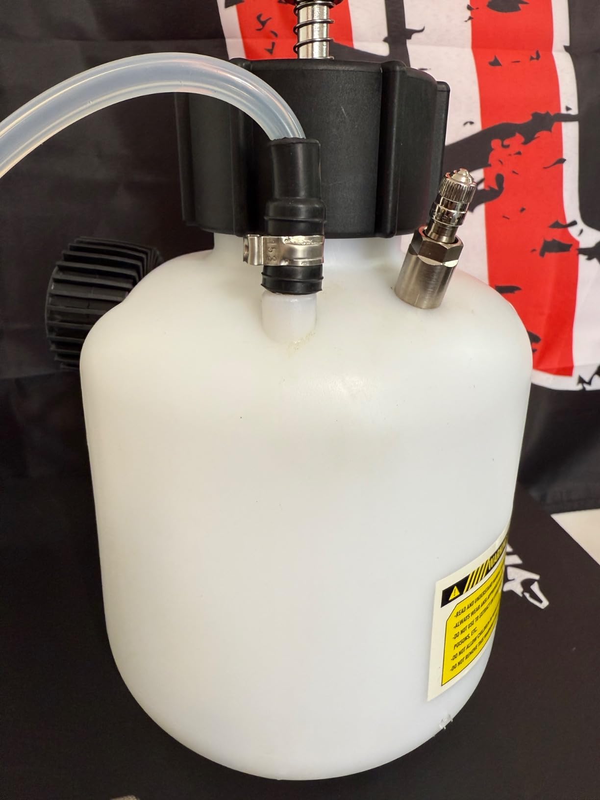 OMT 2.5L Pressure Brake Bleeder Kit Extractor with 50.7mm Adapter customer photo 2