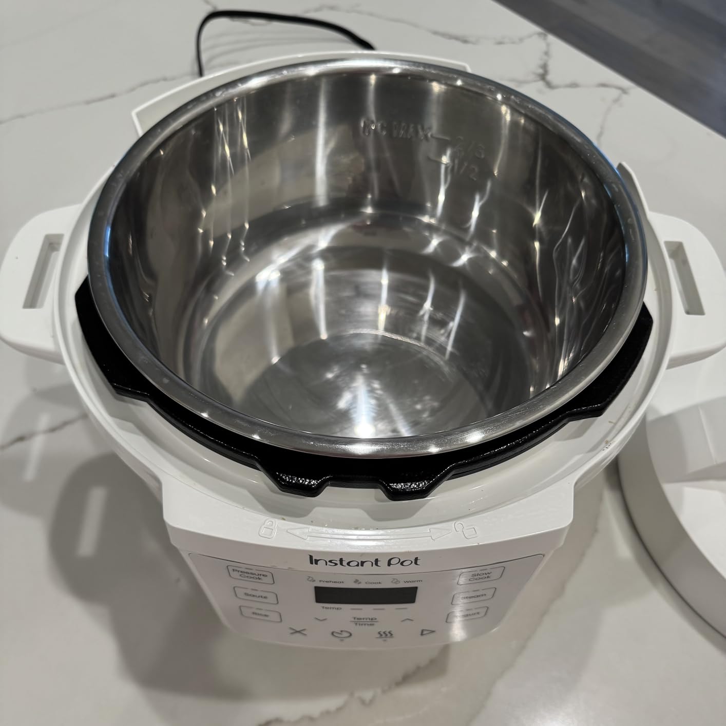 Instant Pot Rio Wide 7.5 Qt 7-in-1 Electric Pressure Cooker, WhisperQuiet customer photo 2