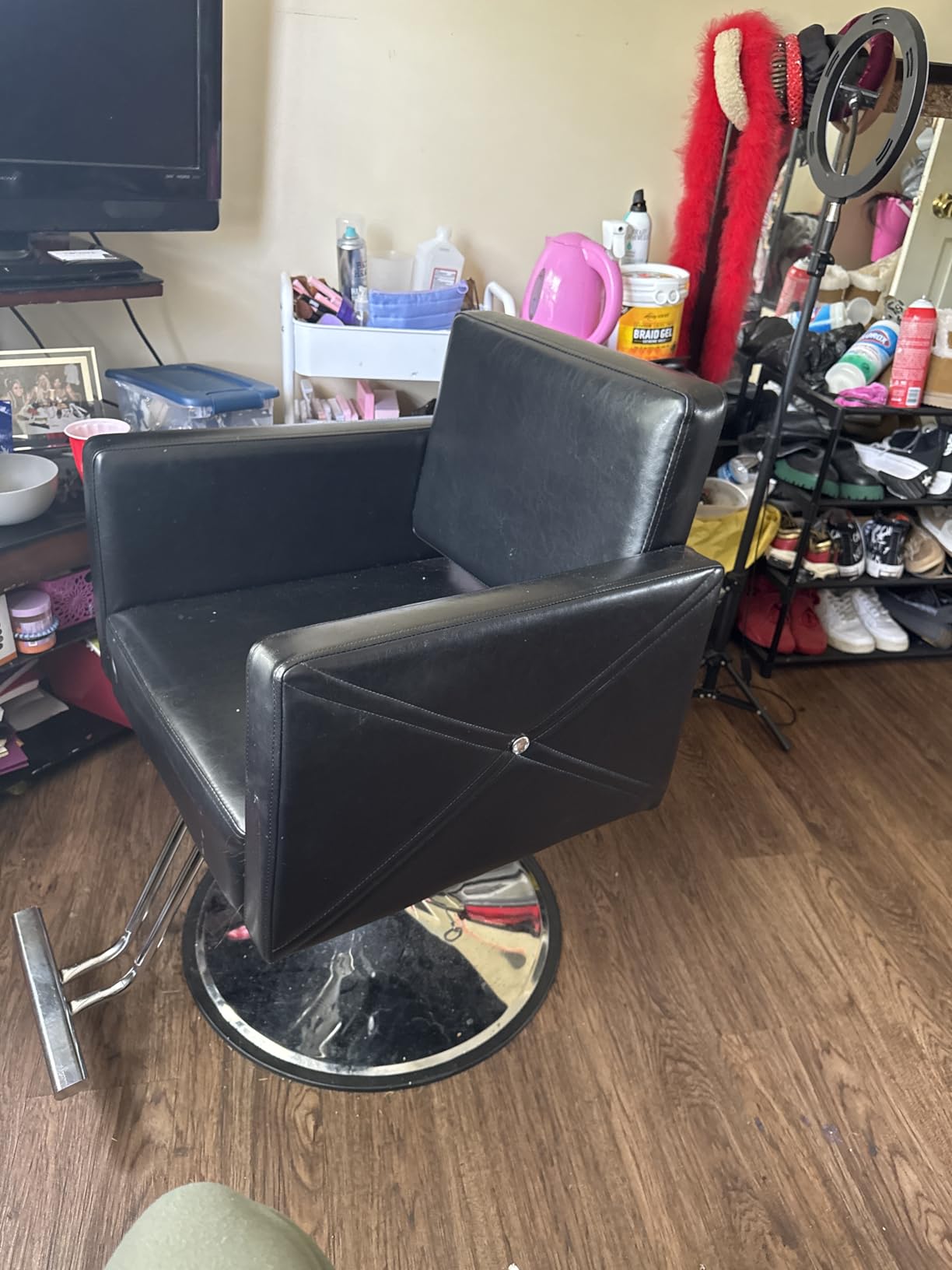 LOUVIXA Barber Salon Chairs for Hair Stylist, Height Adjustable Hydraulic Salon Chair, 360 Degrees Rotation, Multi-Function Shampoo Chair for Home Barbershop, Pink customer photo 2