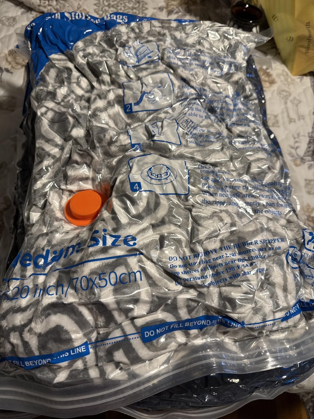 Vacuum Seal Bags for Clothing Travel & Home Storage, travel vacuum bags with pump, Store Blankets, Comforters, Pillows, Seasonal Clothes Compactly,8 Pack With Electric Pump customer photo 1