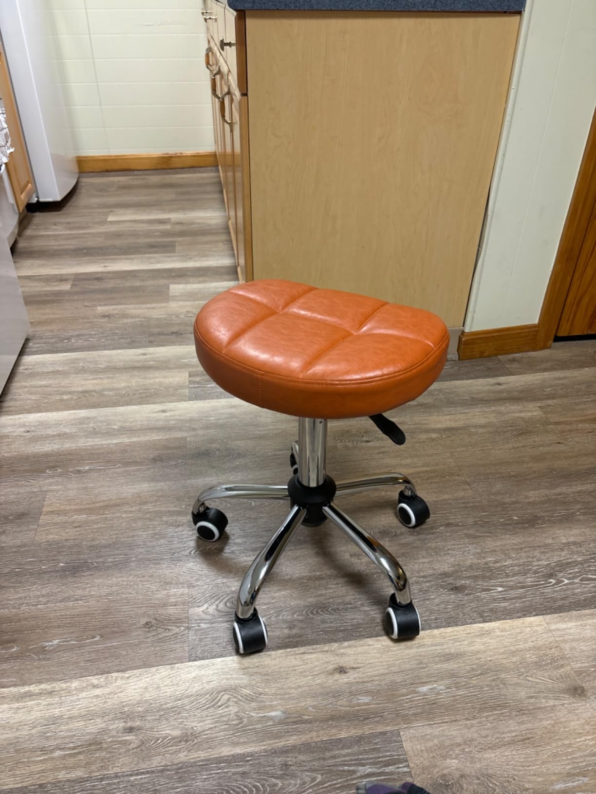 Black Minimalist Swivel Stool with Wheel Perfect for Work SPA Shop Massage Height-Adjustable and Cost-Effective Rolling Stool Chair with Square Seat customer photo 1