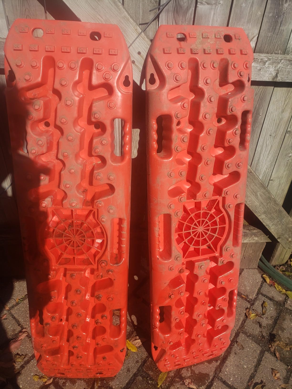 OULEME Off-Road Traction Boards with Jack Lift Base, Recovery Board for Sand, Mud, and Snow Tracks - Tire Traction Pads for RV Truck Jeep SUV (Red) customer photo 2