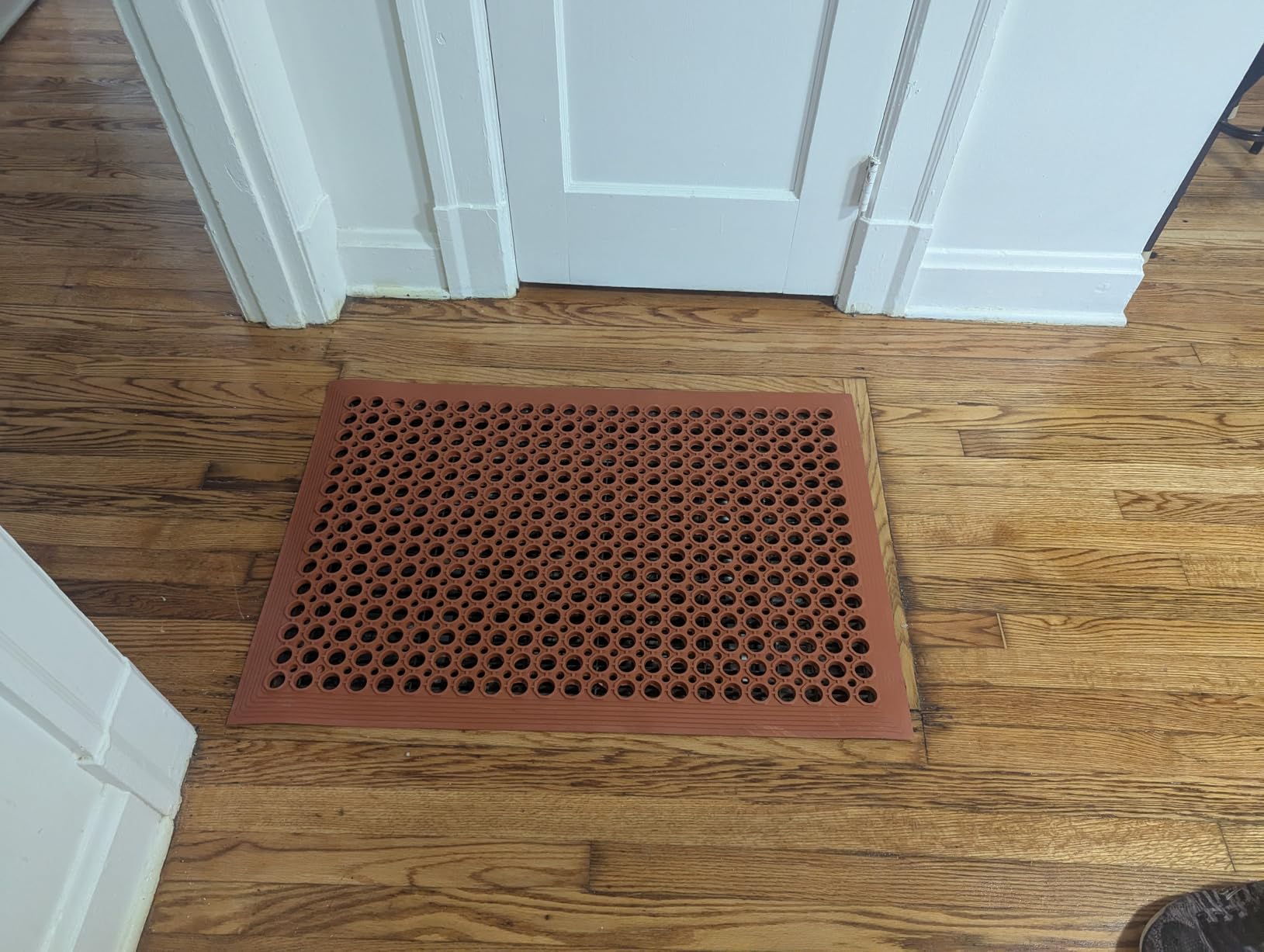 ROVSUN Rubber Floor Mat with Holes, Anti-Fatigue/Non-Slip Drainage Mat, for Industrial Kitchen Restaurant Bar Bathroom Utility Garage Pool Entry Door Mat, Indoor (36'' x 36'' Black 4Pcs) customer photo 2