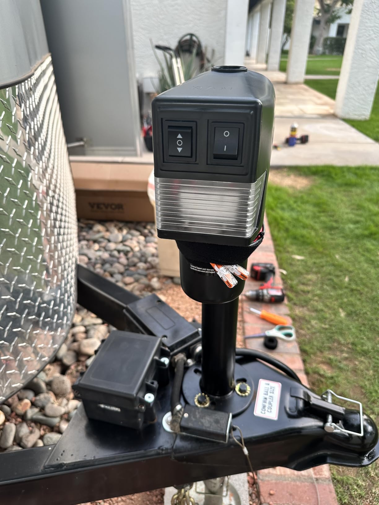 VEVOR Electric Tongue Jack, 3500lbs Capacity, 9.84