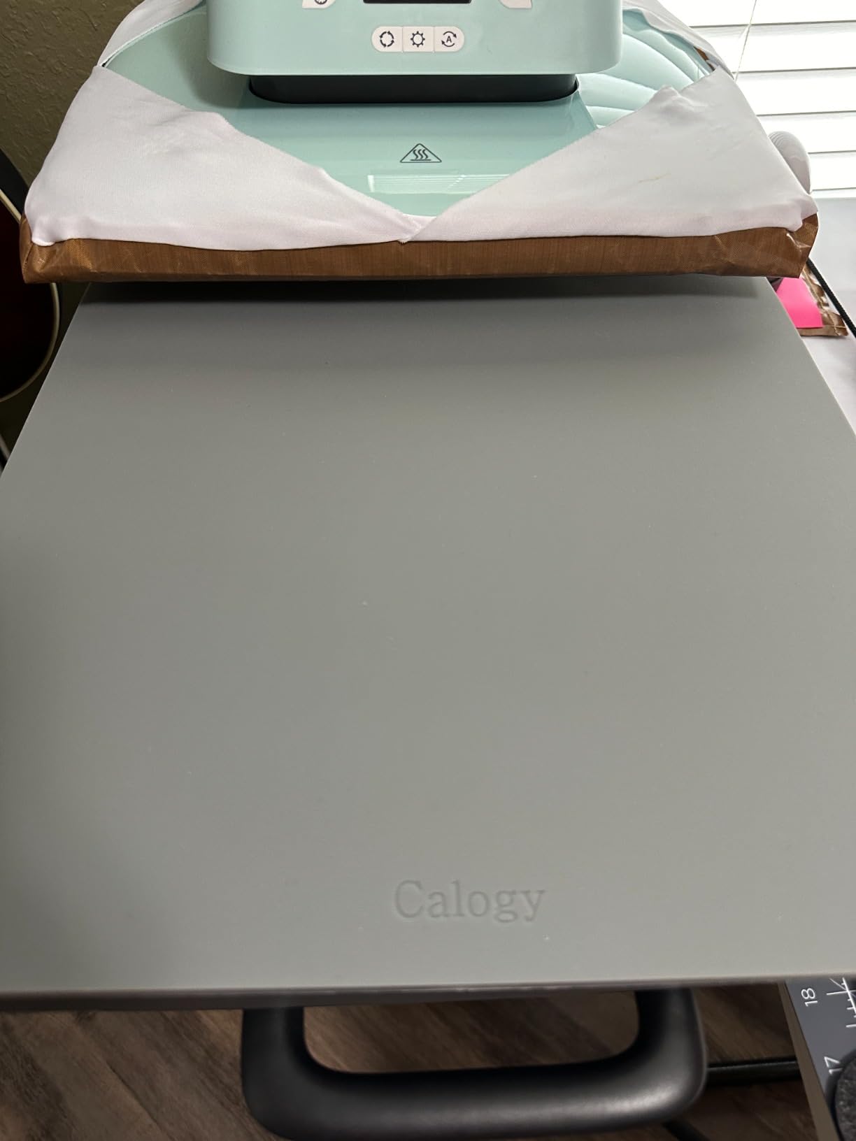 Calogy Heat Press Mat Silicone 15x15 inch, Heat Press Pad Resistant Fireproof 0.34in Thickness, Double Sided Easy Washable Mat for Vinyl Ironing Insulation Transfer Crafting Sublimation Projects customer photo 1