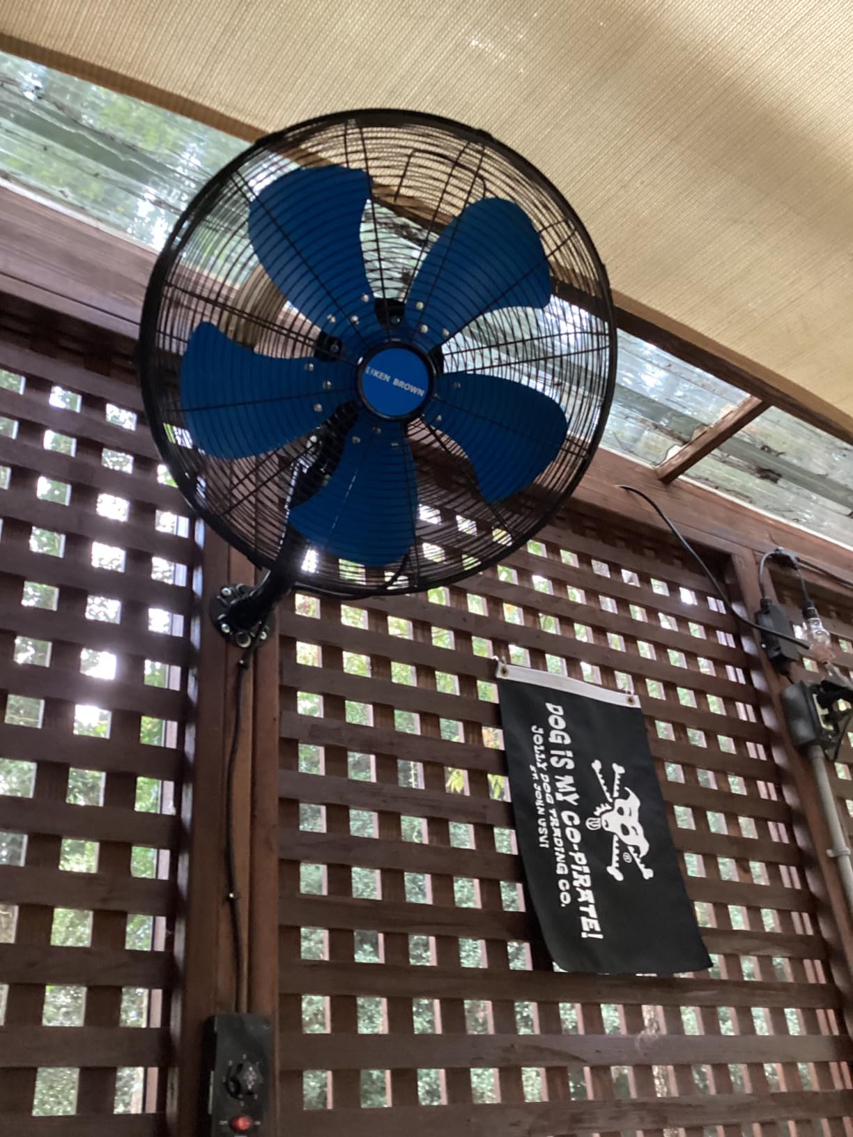 KEN BROWN 18 Inch 3-Speed High Velocity Industrial Oscillating Fan, Wall Mount Fan with Max. 4200 CFM, Seperated Switch and 5 Blades, Heavy Duty Metal for Household/Patio/Workshop, Blue customer photo 2