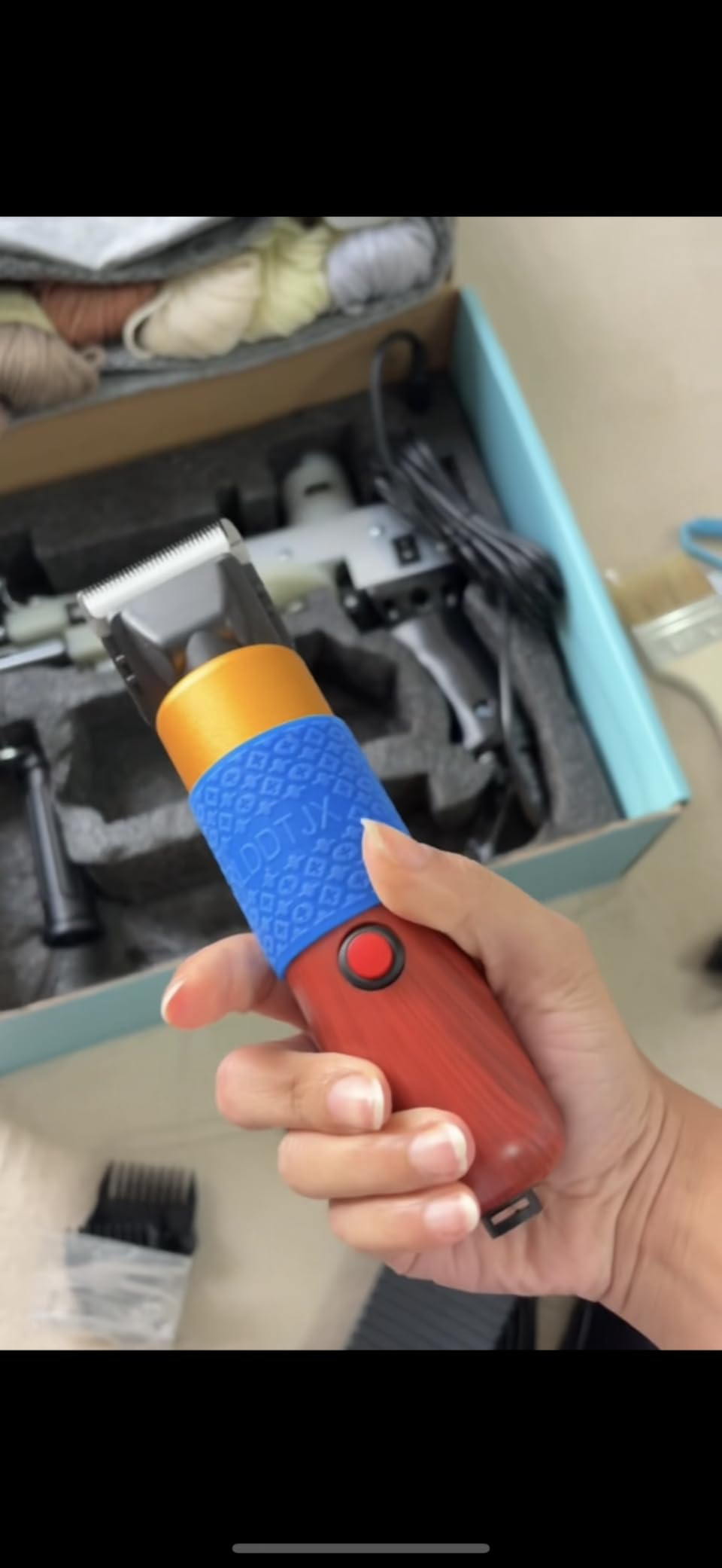 Riiai Tufting Gun Starter Kit,Tufting Gun with Carpet Trimmer Rug Making Kit, Rug Gun Cut Pile Loop Pile for Making Rugs, Carpet Trimmer Tufting for Sculpting (Dark Blue Rug Tufting Gun with Trimmer) customer photo 1