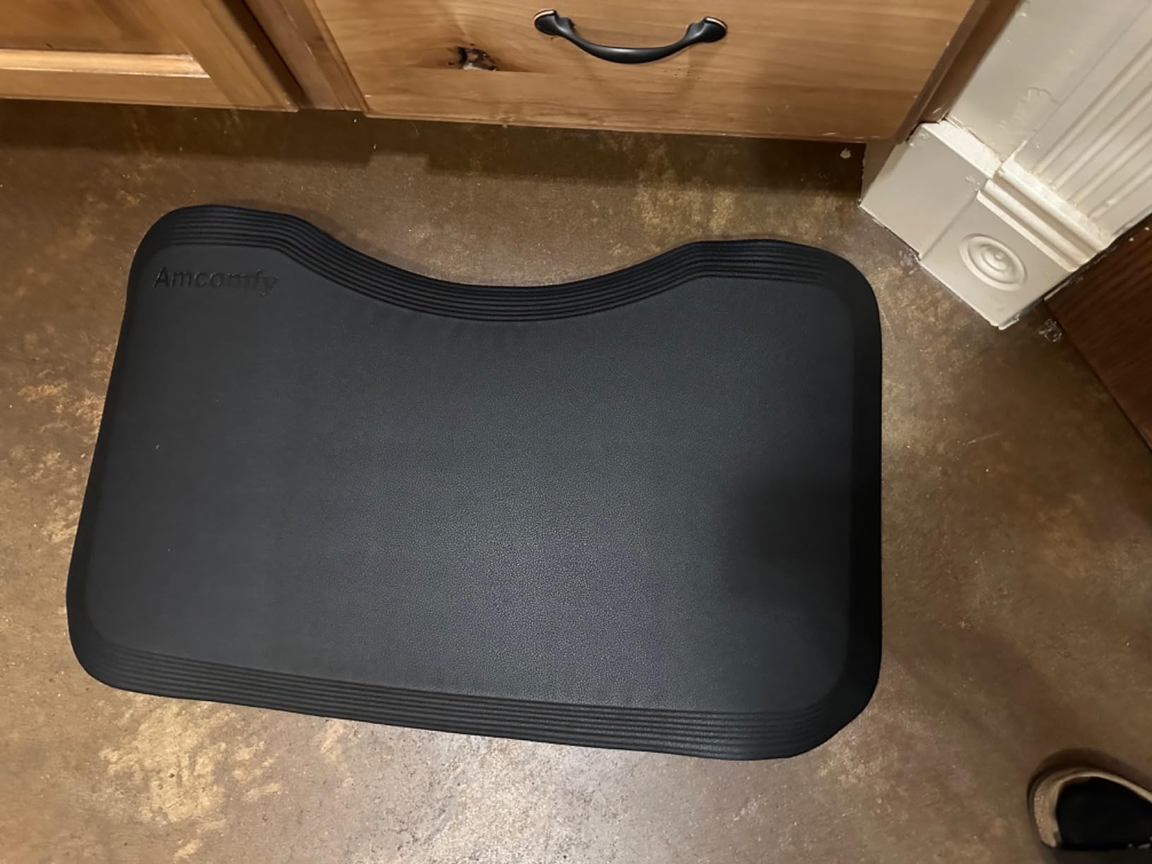 17''x28'' Small Anti Fatigue Salon Mat for Single Hair Stylist - Anti-Slip Antique Series Barber Shop Chair Floor Mat (5/8'' Thick, Black) - Compact & Budget-Friendly customer photo 1