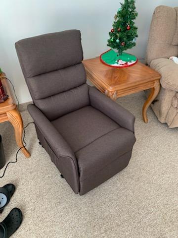 HOMCOM Power Lift Recliner Chair for Elderly, Easy Assembly, Black customer photo 2