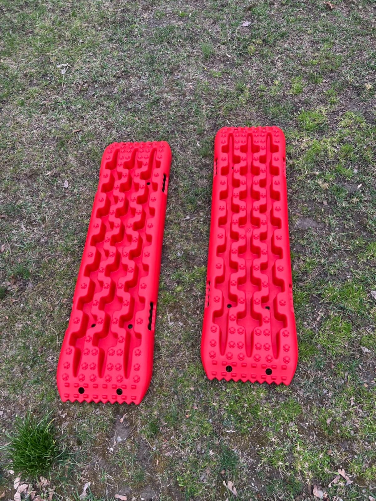 Recovery Traction Boards, Offroad Tracks Board, Traction Tire Ladder, 4WD Traction Mats for Sand, Mud & Snow, Snow Chains(41in-Red) customer photo 1