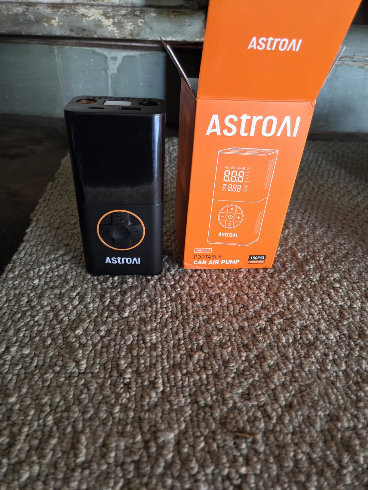 AstroAI L7 Tire Inflator Portable Air Compressor,150 PSI Cordless Bike Pump customer photo 1