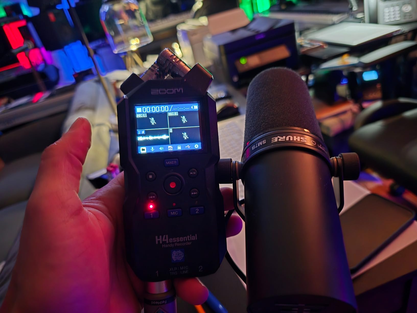 Zoom H4 Essential Handheld Recorder for Musicians, Podcasters & Filmmakers customer photo 2