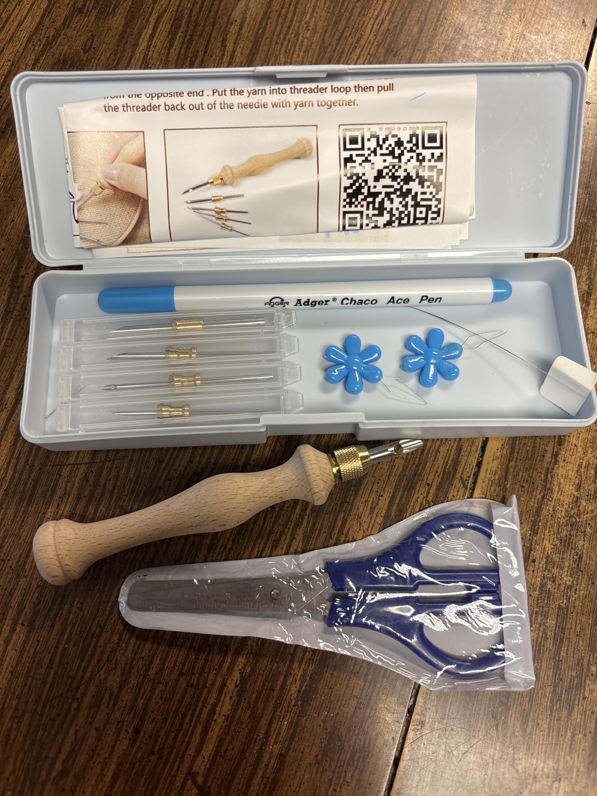 Punch Needle Tool with 5 Needles and Storage Box,Adjustable Needle Punch customer photo 1