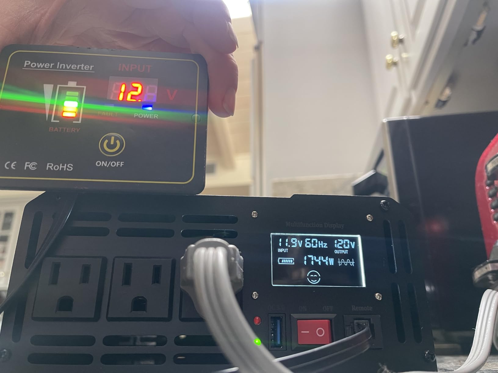 VEVOR Pure Sine Wave Inverter, 2000 Watt, DC 12V to AC 120V Power Inverter with 2 AC Outlets 2 USB Port 1 Type-C Port, LCD Display and Remote Controller for Medium-Sized Household Equipment, CE FCC customer photo 2