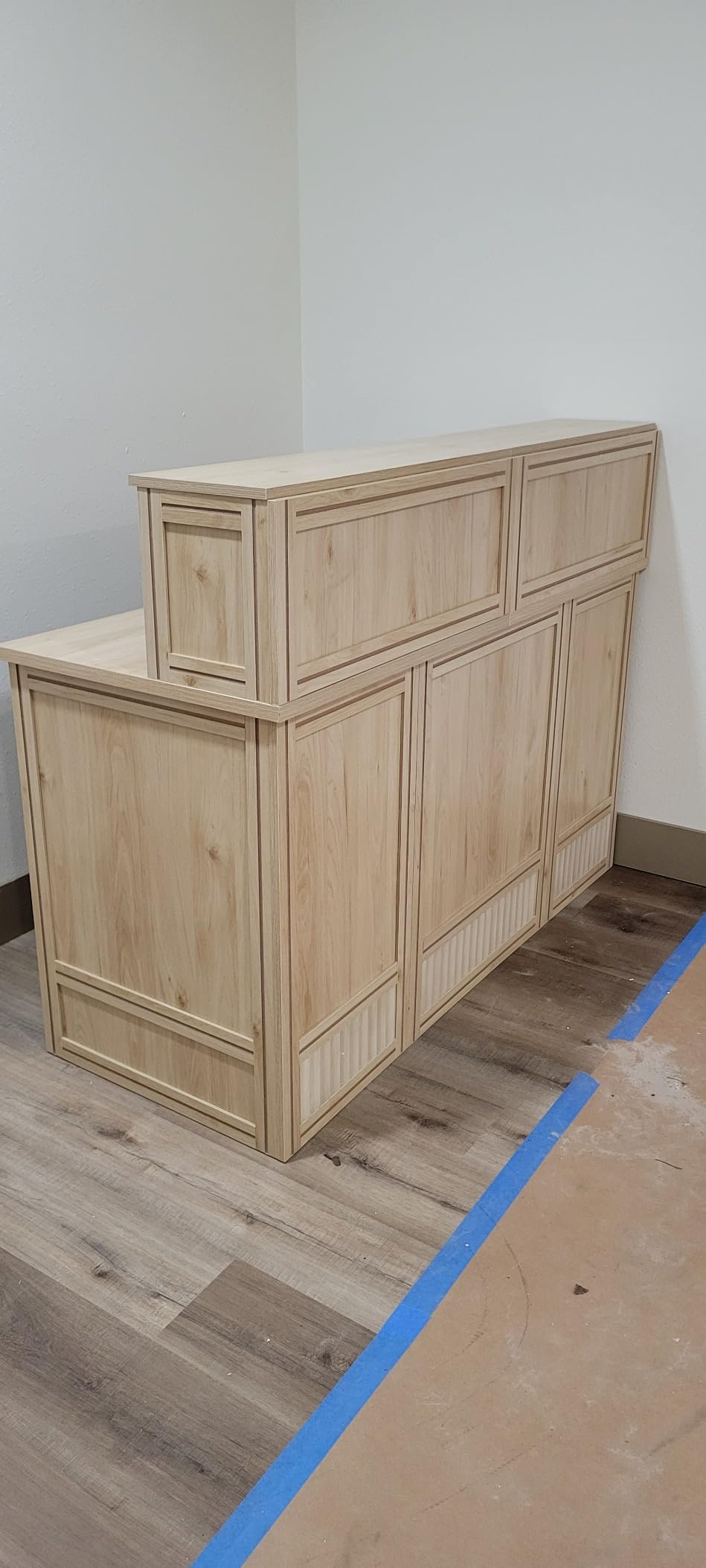 LITTLE TREE 57-Inch Reception Counter, Boho Style Front Desk, Modern Checkout Counter, Reception Desk for Retail, Lobby, Salon, Office, Oak customer photo 1