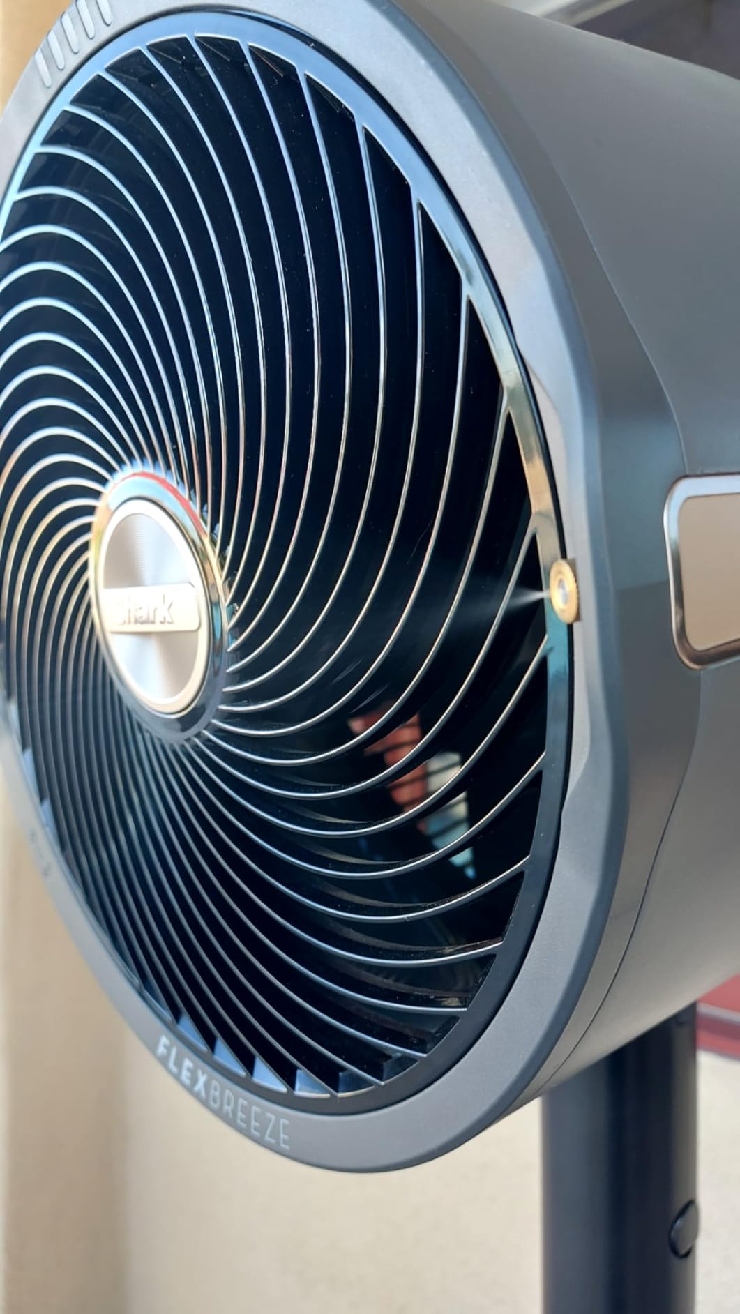 Shark FlexBreeze Pro Mist 2-in-1 Fan with Integrated Mist, Charcoal, FA302 customer photo 1