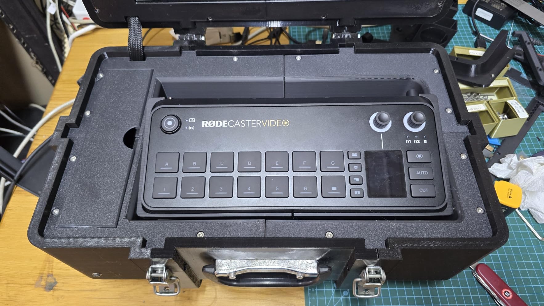 RØDE RØDECaster Video – Professional Video Switcher and Audio Interface – customer photo 1