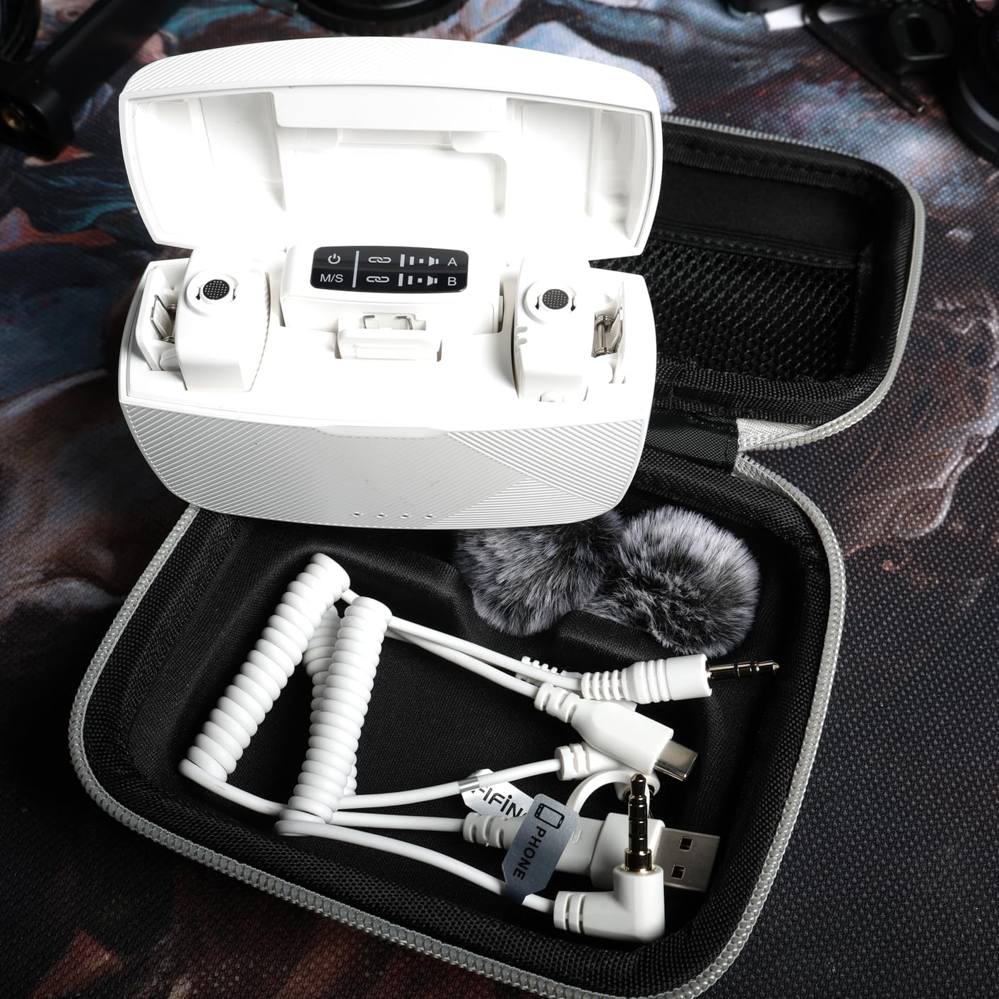 FIFINE M9W Wireless Lavalier Dual Lapel Microphone Kit for Vlog Interview customer photo 1
