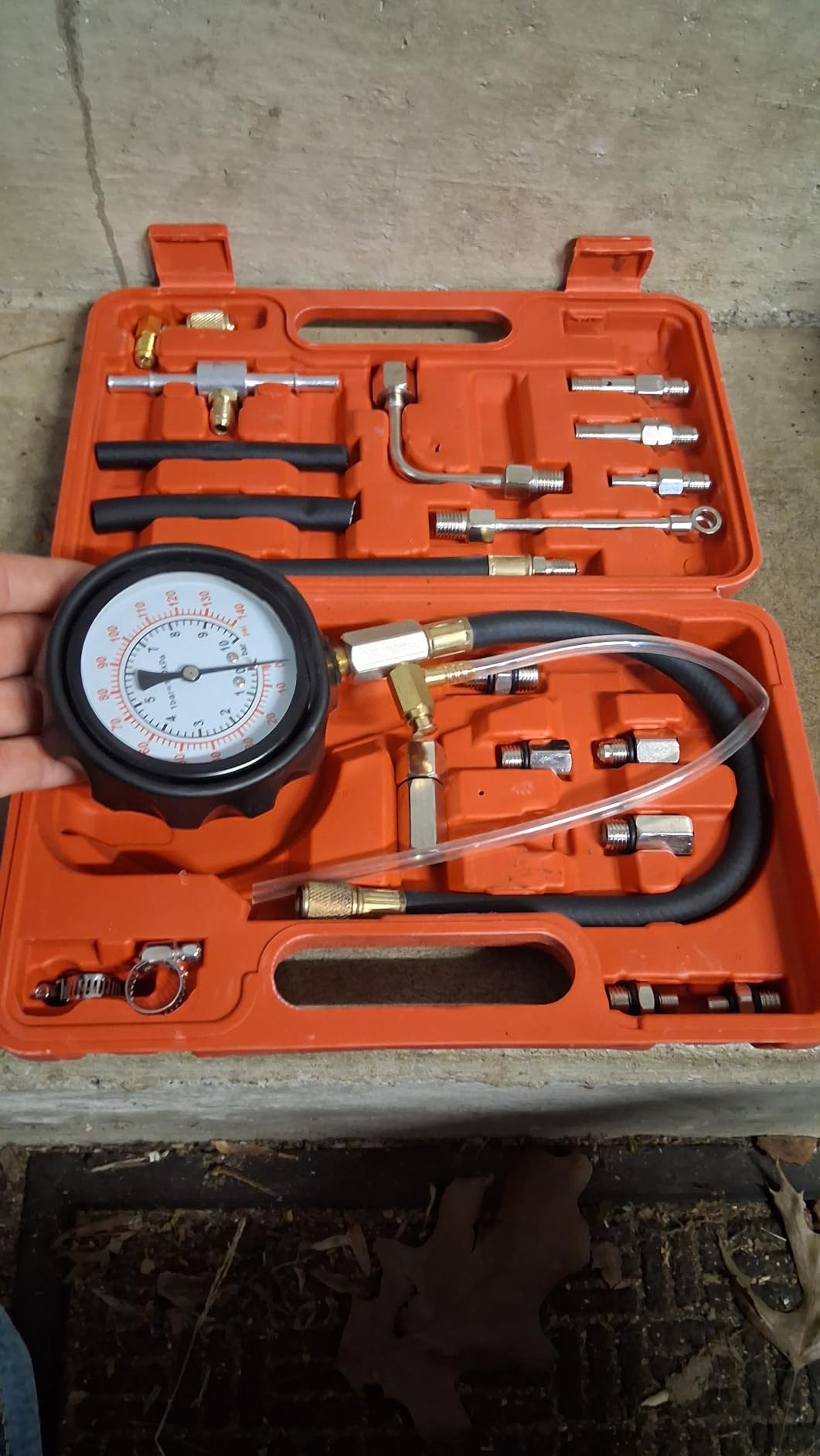 0-140PSI Fuel Pressure Tester Kit, Fuel Injector Injection Pump Pressure Gauge, Fuel Pump Pressure Tester Diagnostic Tool for Gasoline Cars, Trucks, Motorcycles and RVs customer photo 2
