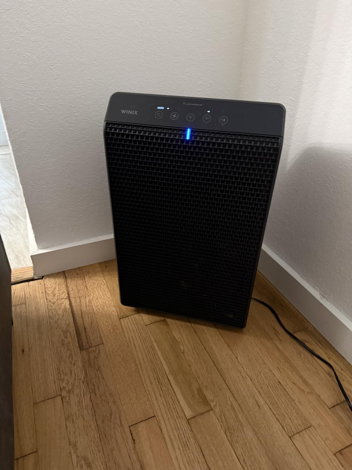 WINIX 5520 Air Purifier for Home Large Room Up to 1882 Ft² in 1 Hr With Air Quality Monitor, True HEPA, High Deodorization Carbon Filter and Auto Mode, Captures Pet Allergies, Smoke, Dust. customer photo 2
