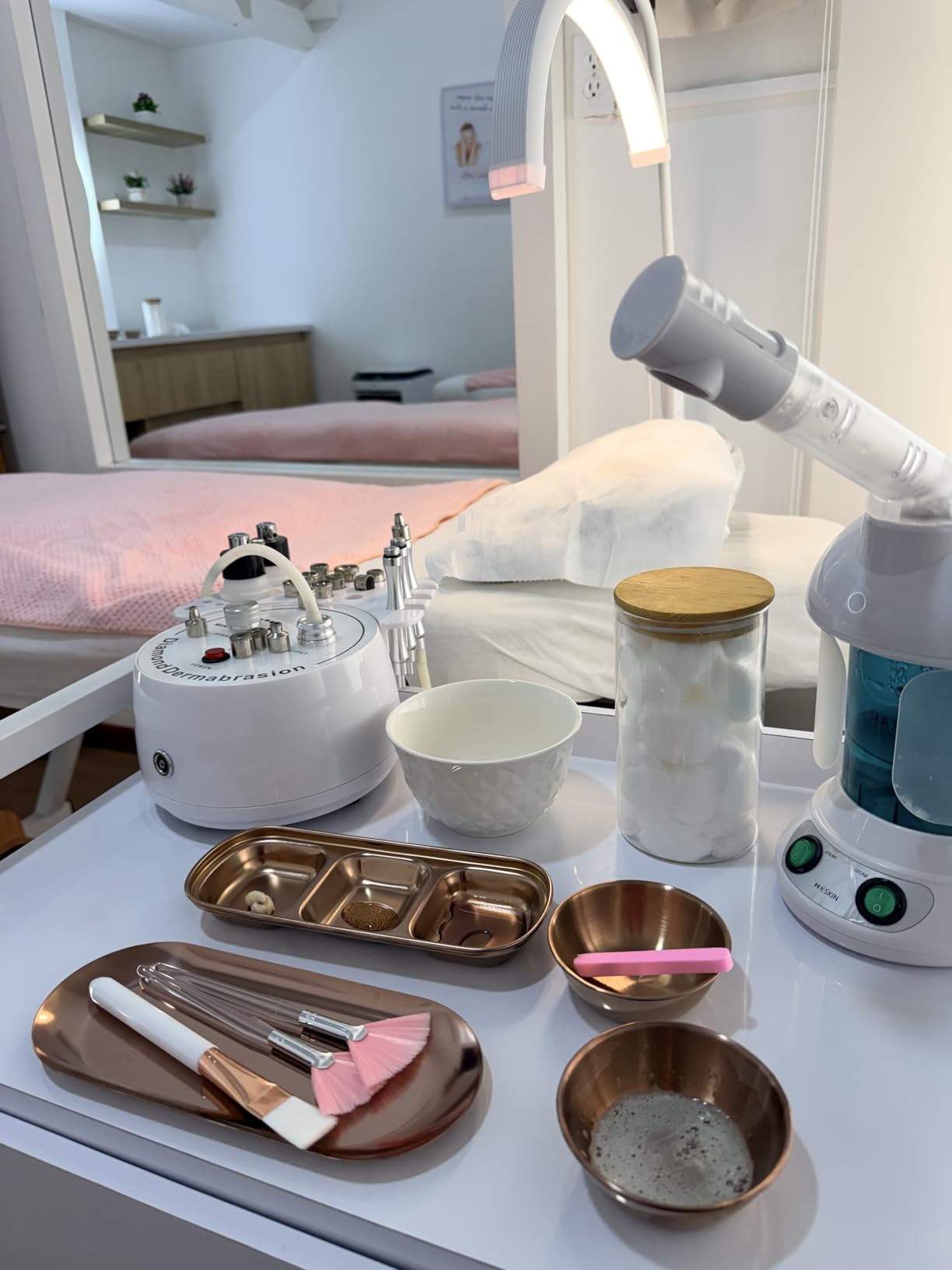 23 Pcs Esthetician Supplies 3 Stainless Steel Gold Mixing Bowls Gold Small Serving Tray 3 Compartment Serving Tray 3 Facial Fan Brushes 3 Face Mask Applicator Brush 12 Facial Sponge Compressed Round customer photo 1