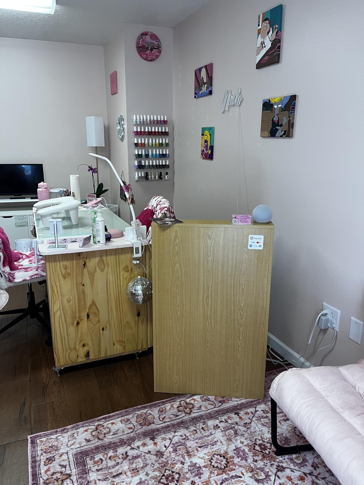 OmySalon Reception Desk with Counter, Small Front Desk w/Lockable Drawer, Wooden Modern Reception Table for Salon Lobby Office Home (White, 32) customer photo 2