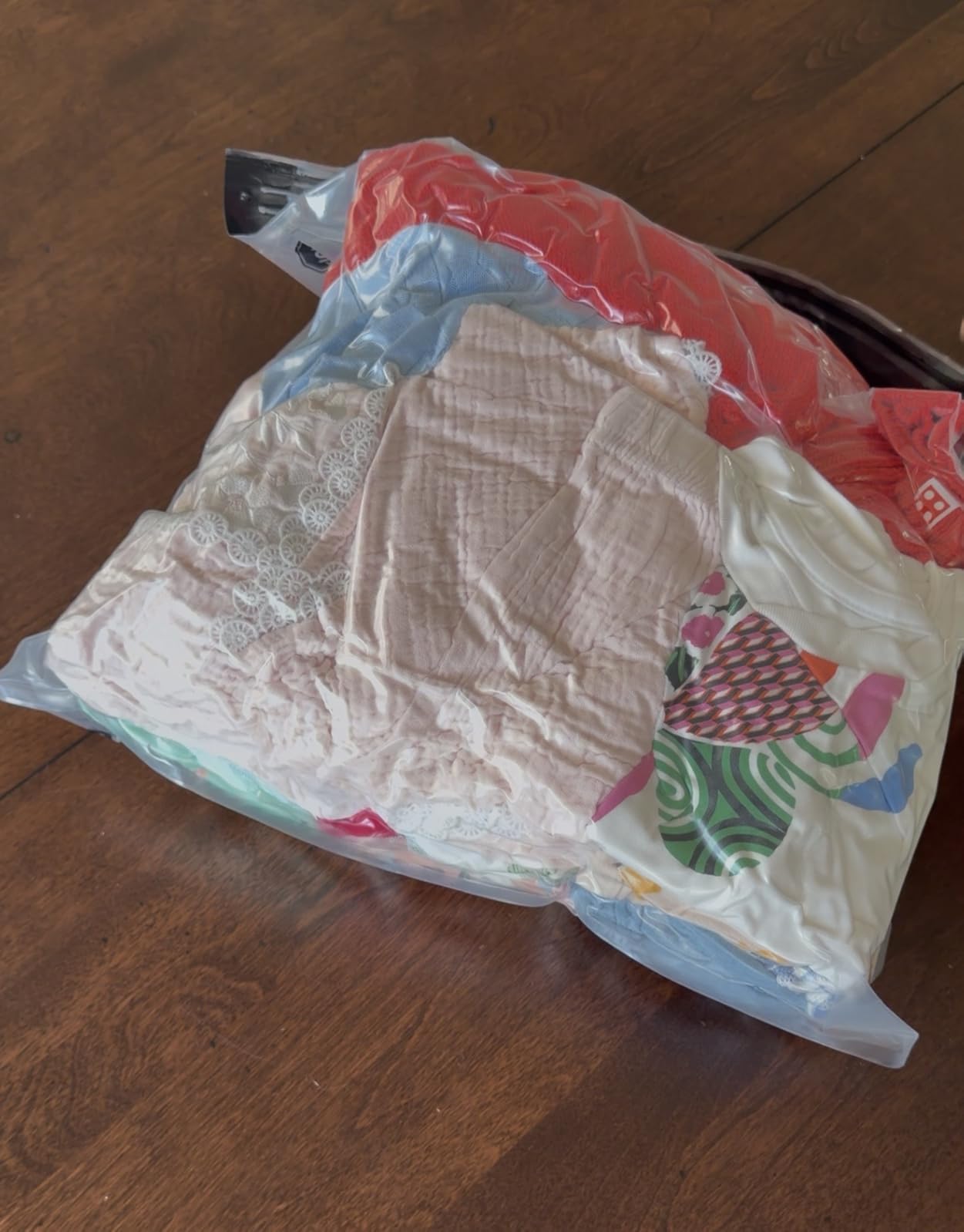 Travel Vacuum Bags for Clothing with Cordless Pump 18 Combo, Clear customer photo 1