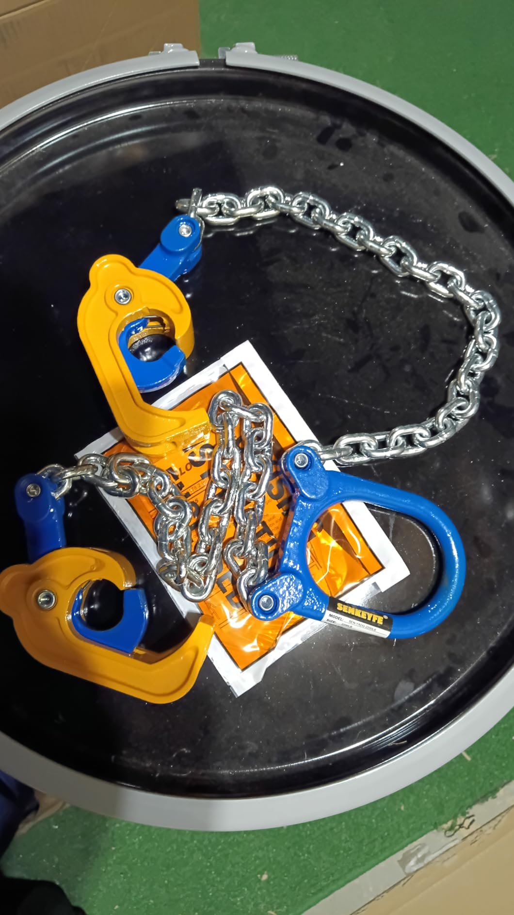 1 Ton Drum Lifter Clamp G80 Chains with Spring Locking Safety Hooks customer photo 1