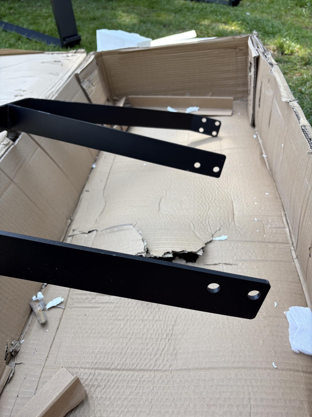 VEVOR Skid Steer Pallet Forks, 4000 lbs Rated Capacity, Pallets Fork Frame Attachment with 42-inch Pallet Forks Forklift Blades, 2-inch Hitch Receiver & Spear Sleeves, Fit for Skid Steers, Tractors customer photo 2