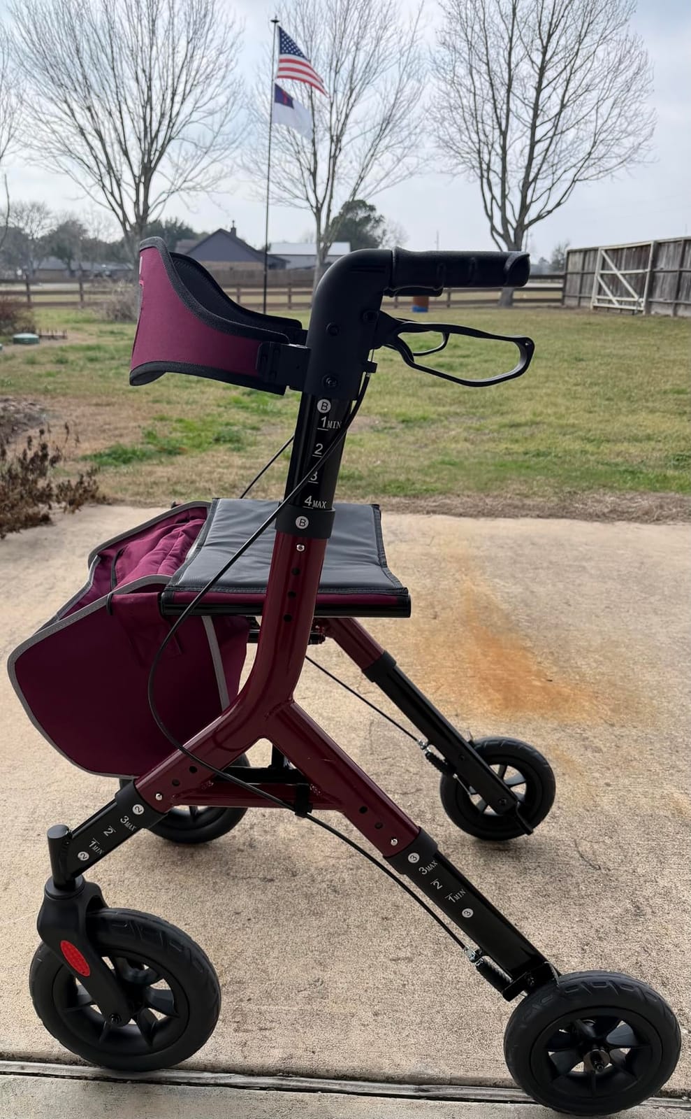HOMLAND All-Terrain Rollator Walker with Seat for Seniors, Aluminum Frame customer photo 2