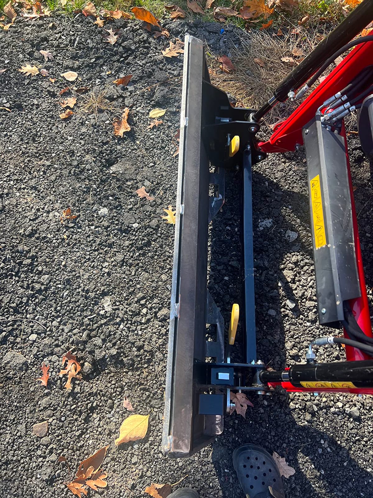 VEVOR 1/2 in Skid Steer Mount Plate, Universal Quick Attach Mount Plate, Easy to Bolt, 9000lbs Load Capacity, Heavy Duty Steel Loader Plates Compatible with Kubota Bobcat Skid Steers & Tractors customer photo 2