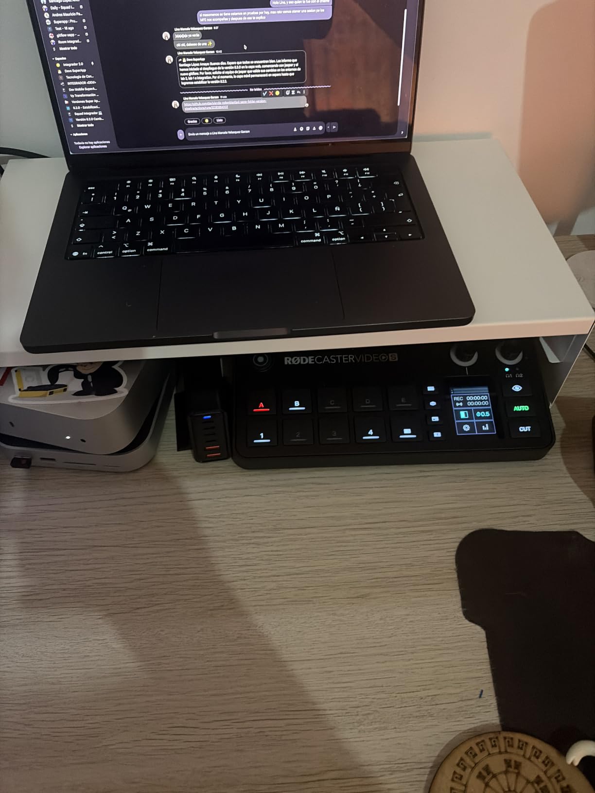 RØDE RØDECaster Video S – Podcast Video Switcher and Audio Interface – customer photo 2