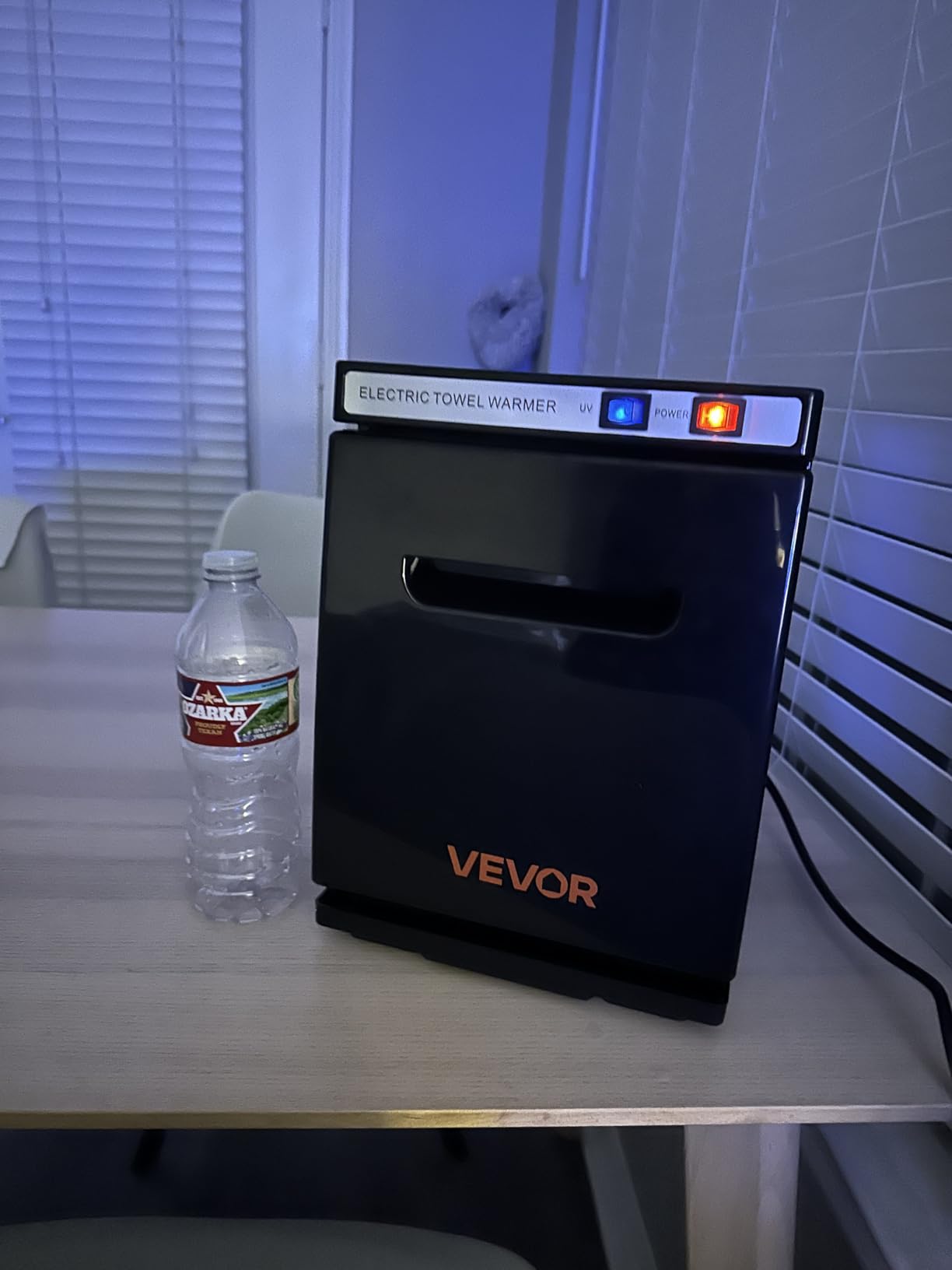 VEVOR Hot Towel Warmer, 23L Large Towel Warmer Cabinet with See Through Window, Clip & Stainless Steel Racks, Holds up 36 Towels, All-Round Heating Cabinet for Spa, Barber, Manicures, Massage, Salon customer photo 1