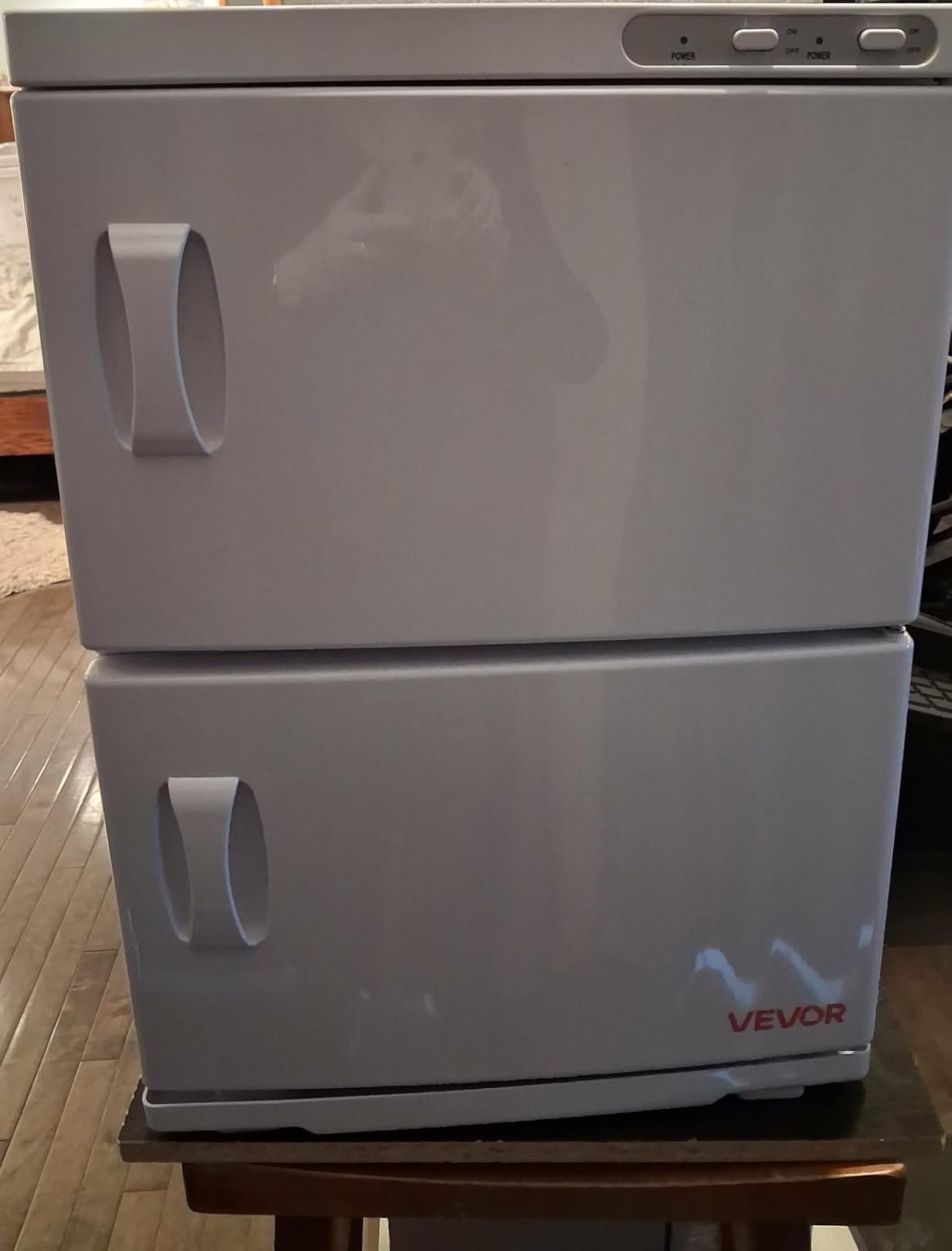 VEVOR Hot Towel Warmer, 23L Large Towel Warmer Cabinet with See Through Window, Clip & Stainless Steel Racks, Holds up 36 Towels, All-Round Heating Cabinet for Spa, Barber, Manicures, Massage, Salon customer photo 2