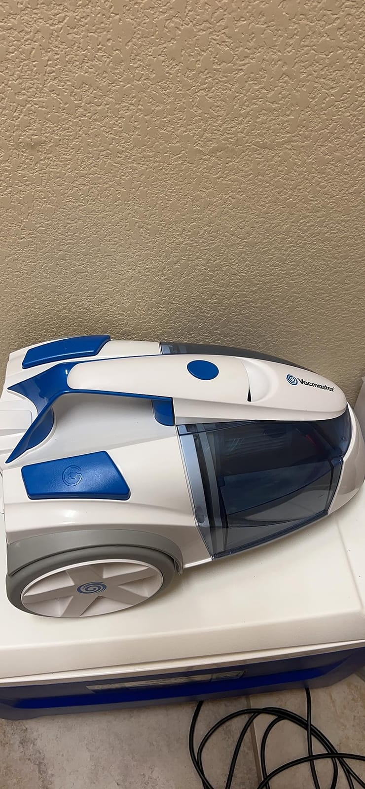 Vacmaster Ultra Silent Bagless Canister Vacuum CC0501 customer photo 1