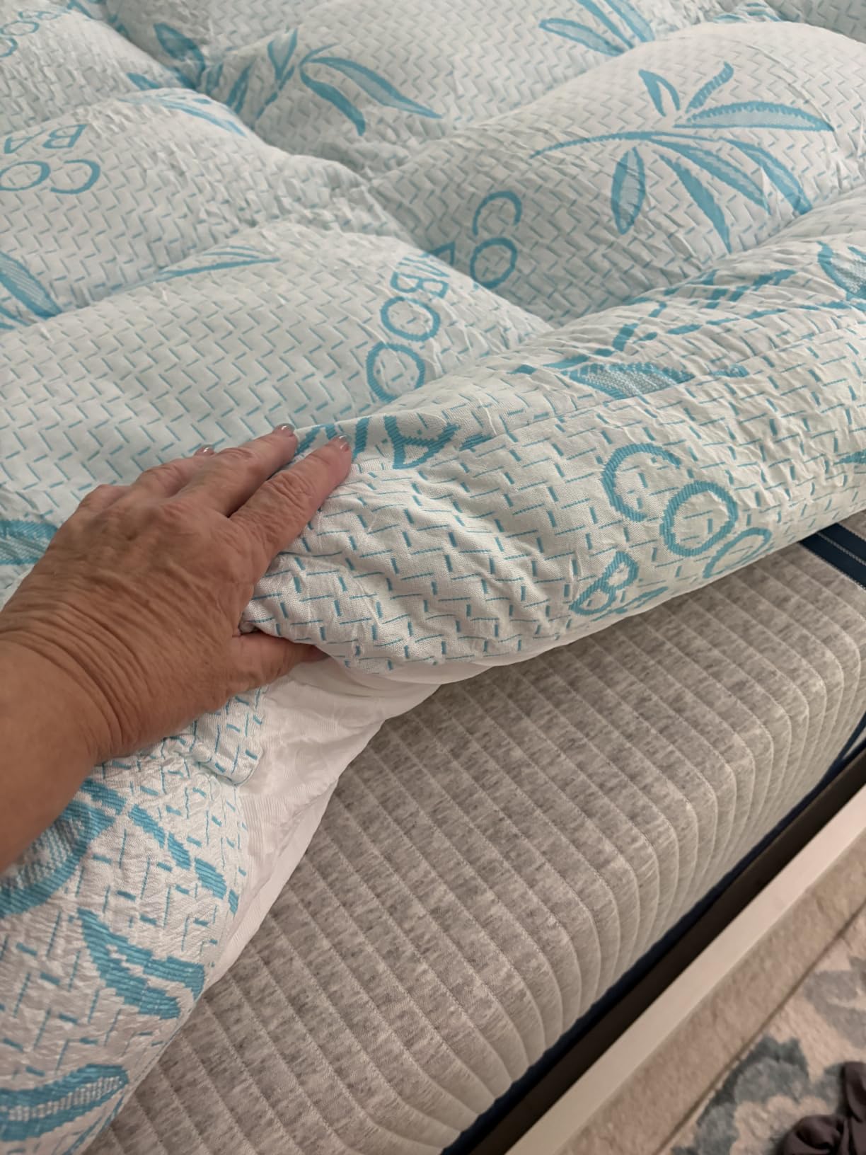 WhatsBedding 5 Inch Queen Mattress Topper Breathable Bamboo Viscose Air Layer,Memory Foam Mattress Topper Queen Size Blue. customer photo 2