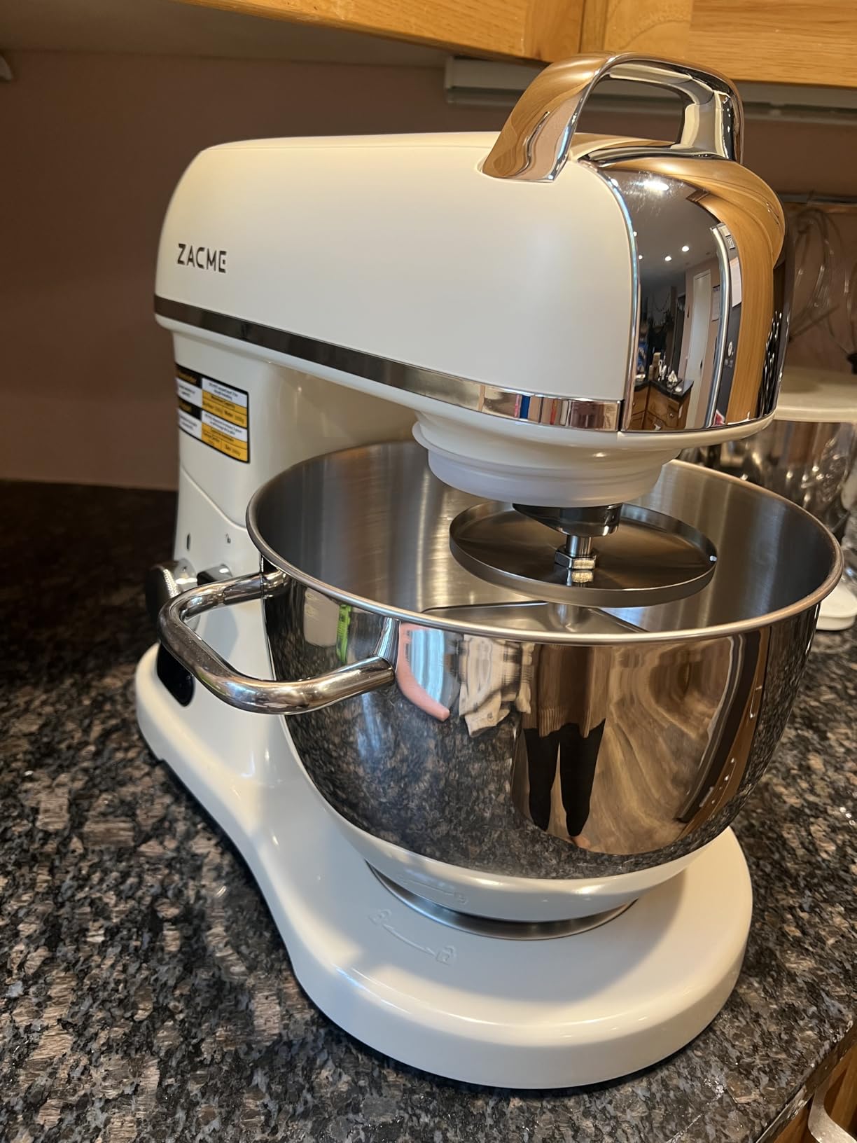 8.4QT Commercial Stand Mixer 800W with Aluminum Die Casting Meets the Standard of NSF/ANSI 8-2023, Mixers Kitchen Electric Stand Mixer with Stainless Steel 8L Bowl, Dough Hook, Whisk and Beater, Black customer photo 1