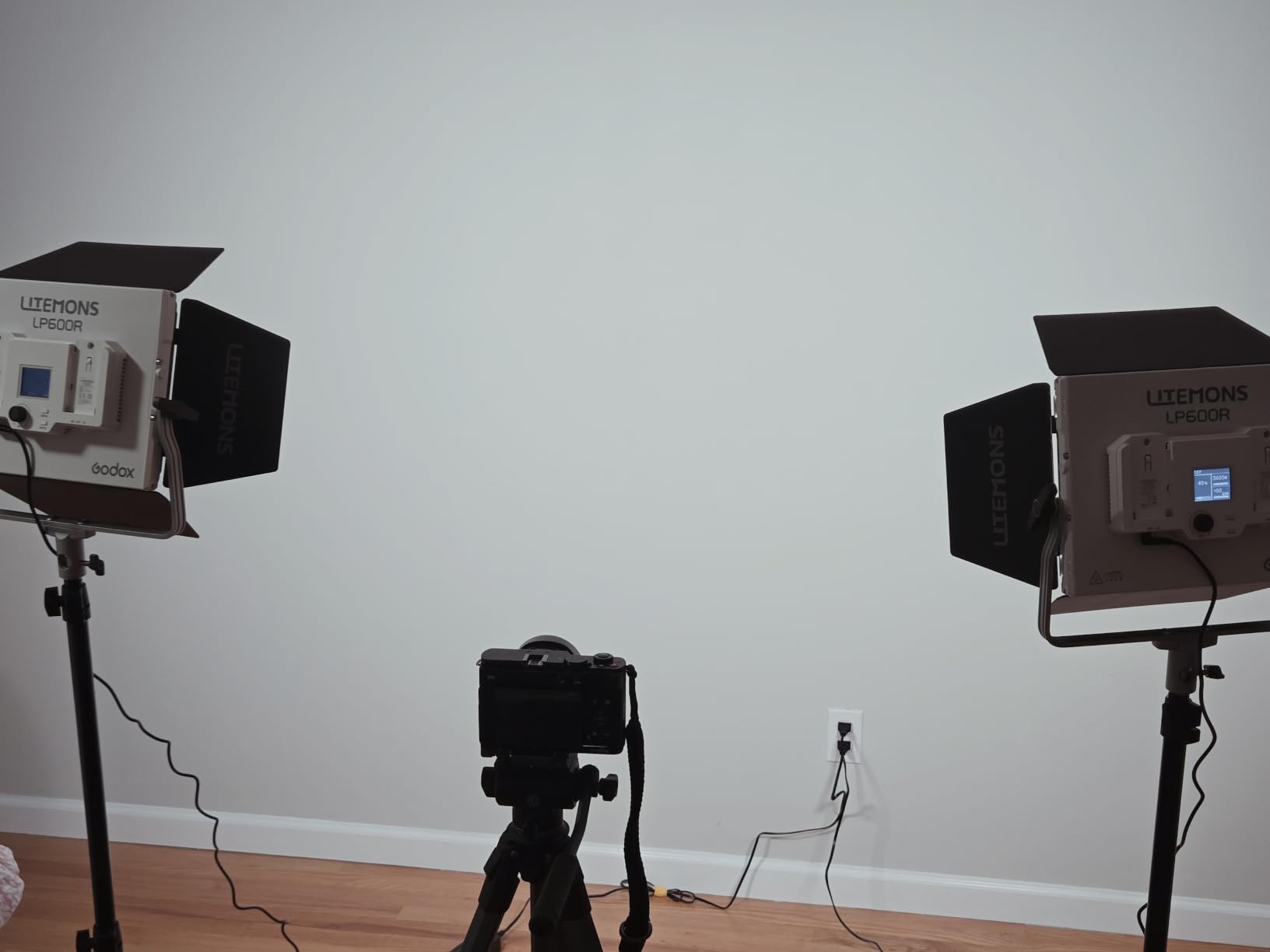 Godox LP600R 60W RGB LED Light Panel 2-Light Kit, 2-Pack with Battery Power, Light Stand, Carrying Case, 1800-10000K, 9270Lux@0.5m, APP Control for YouTube Video Recording and Live Streaming customer photo 2